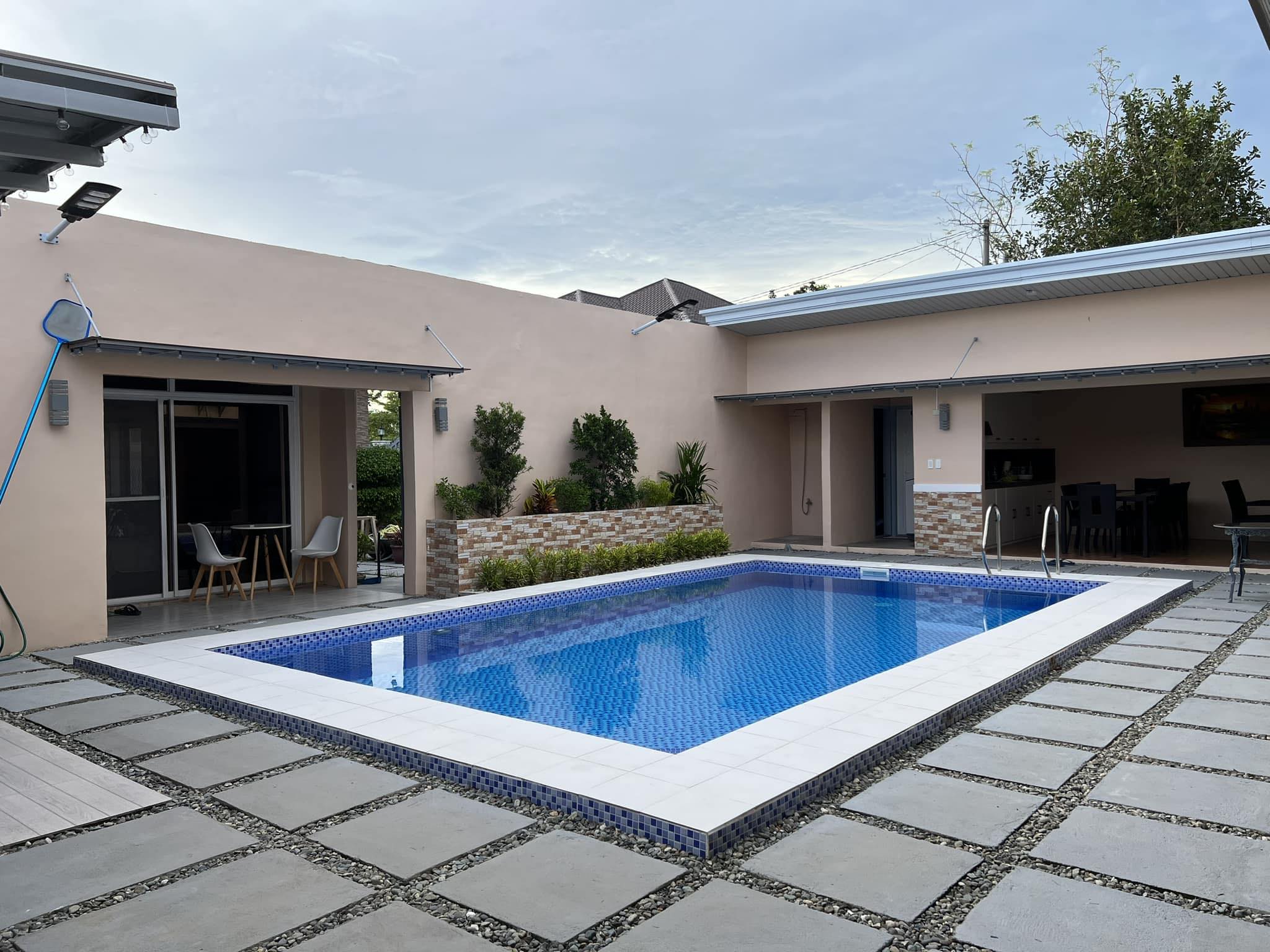 Charlie's Private Villa | Magalang