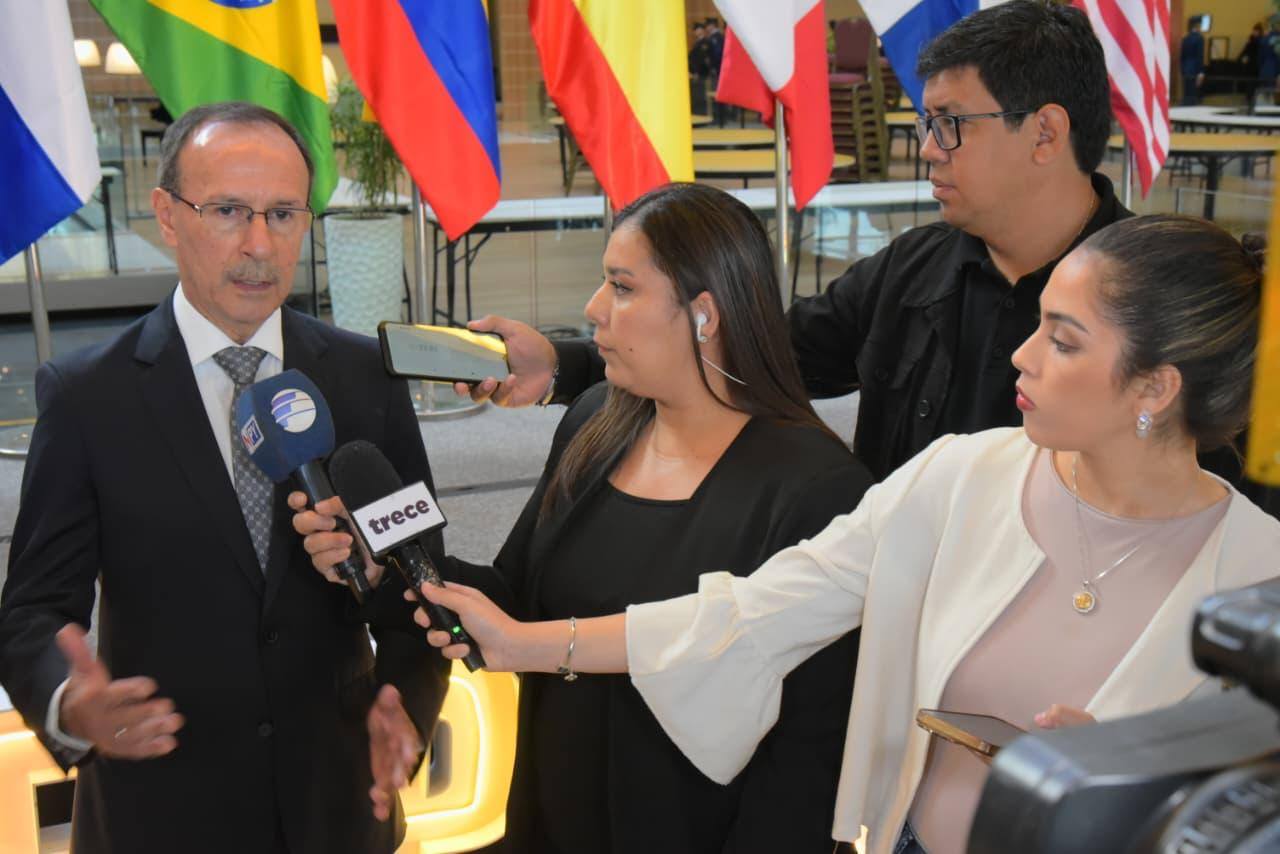 Ministerio De... - Ministerio De Defensa Nacional Paraguay