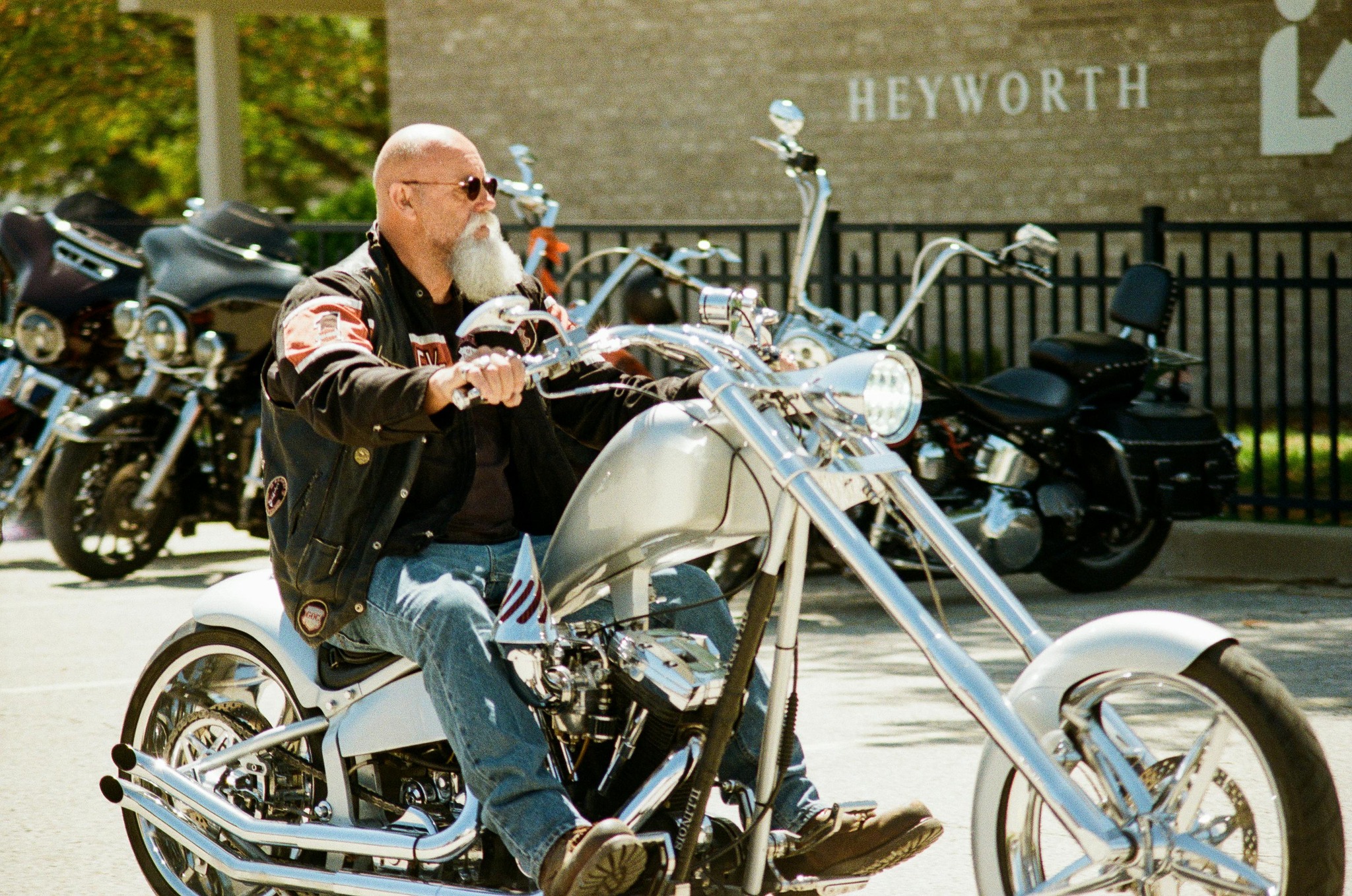 Fox - 🔥 CALLING ALL CUSTOM RIDERS 🔥 Got a bike that turns heads and ...