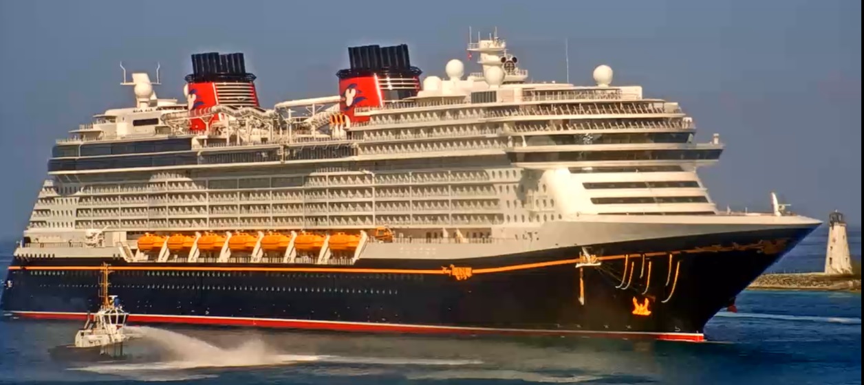 INTERCOT - The brand new Disney Treasure arrived in Nassau...