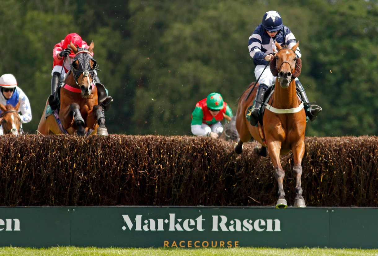 Market Rasen Racecourse - If you're thinking of joining us tomorrow ...