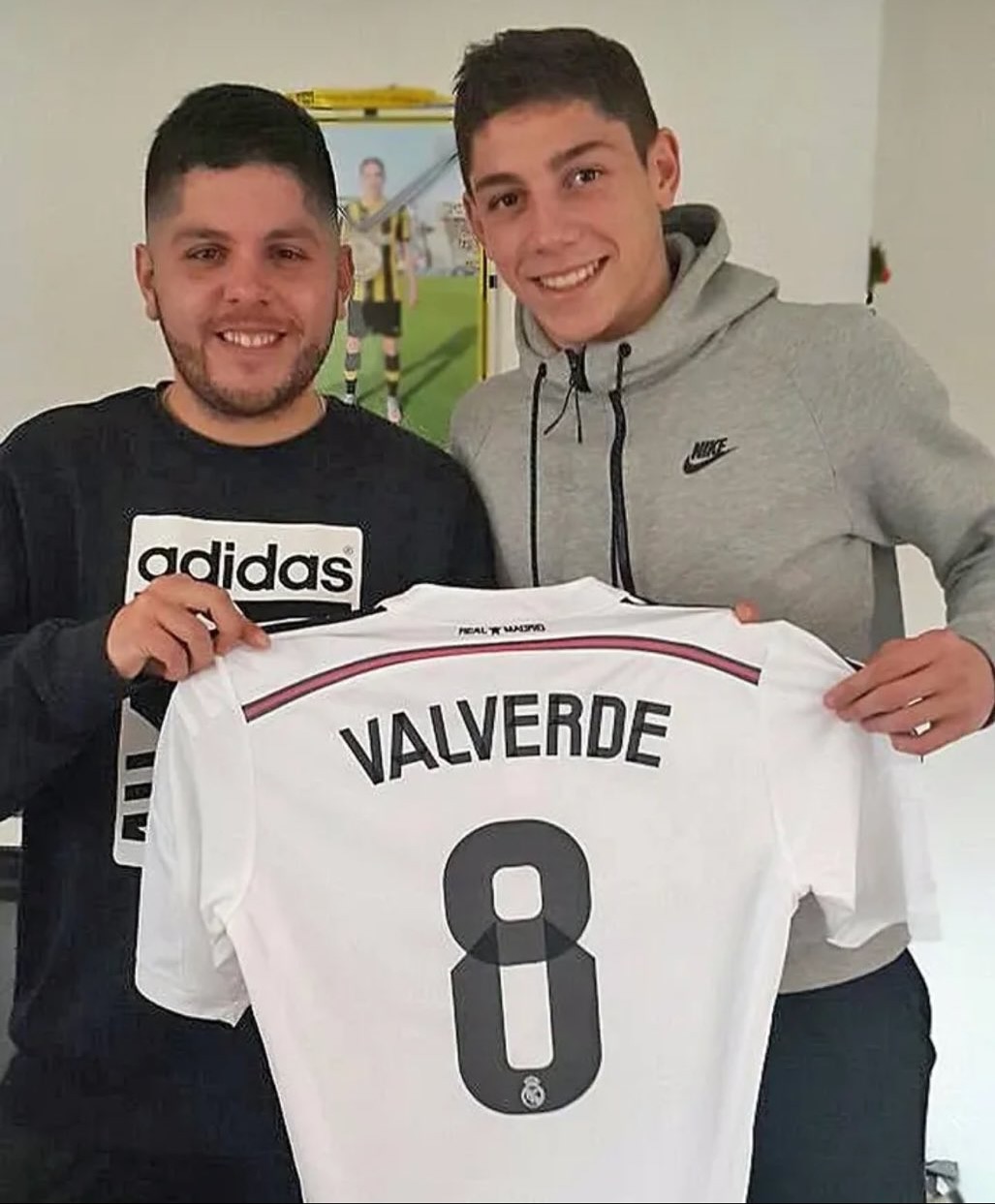 🔙 Fede Valverde with a #8 Real Madrid jersey in 2015. Made his