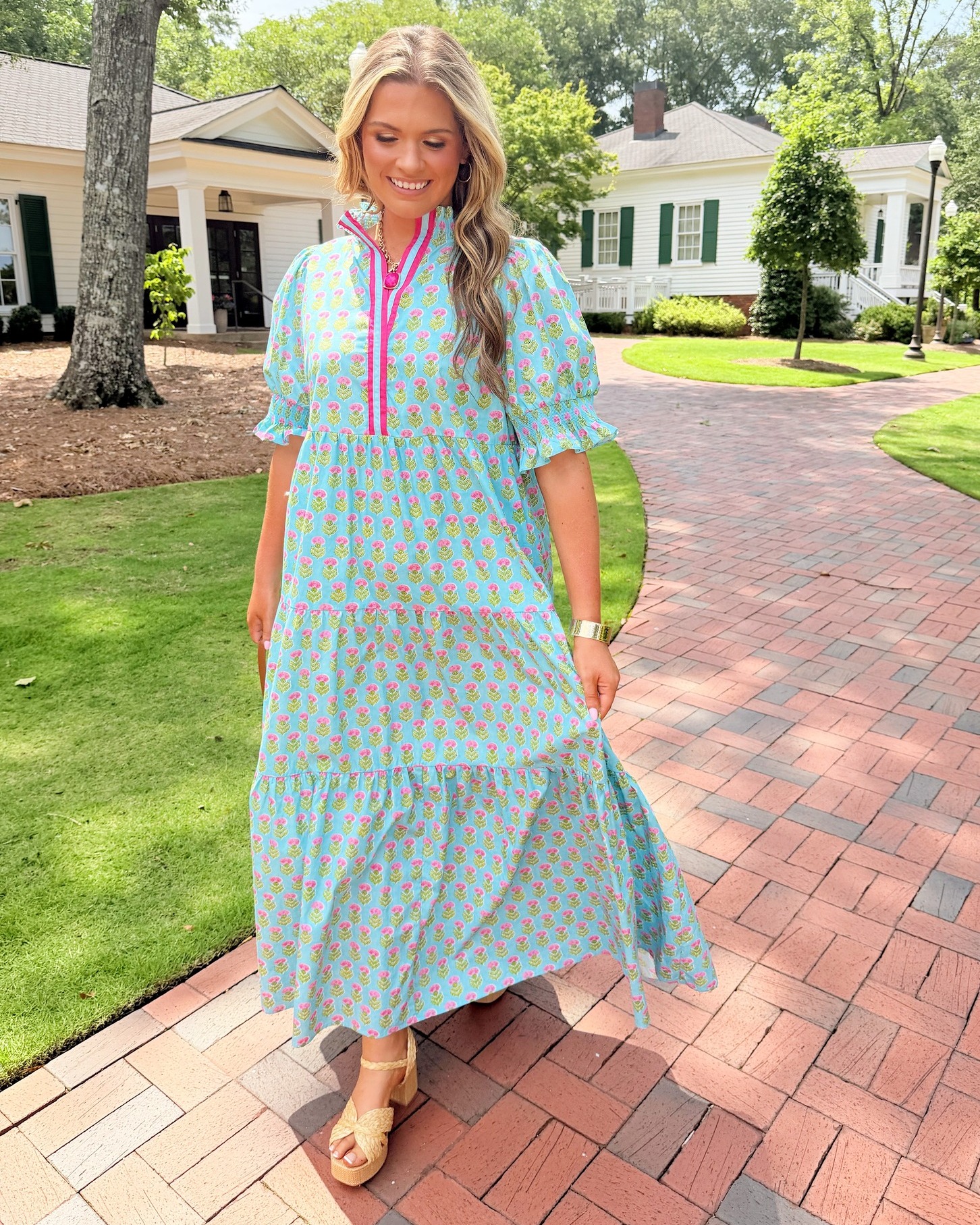 flattering flowy dress She's flowy. She's flattering. She's everything. 🤍 Shop New >> https://chicsoul.us/4fpS1Io school convocation dress