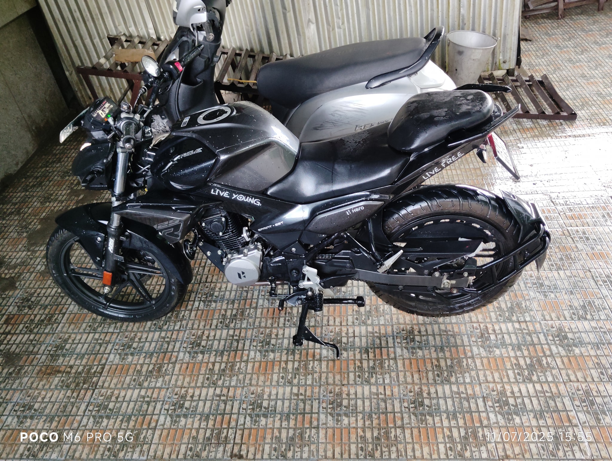Selling 2024 model extreme 125r motorcycle