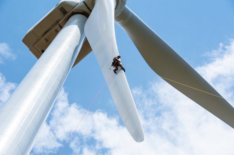 Awis - Wind Energy Awis is a service company specialising in the ...