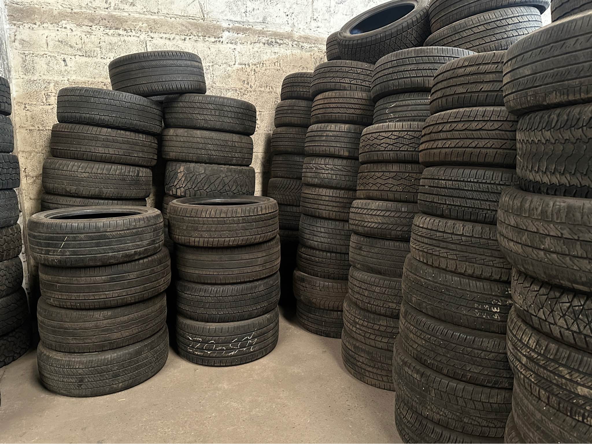 Llantas Usadas Near Menull