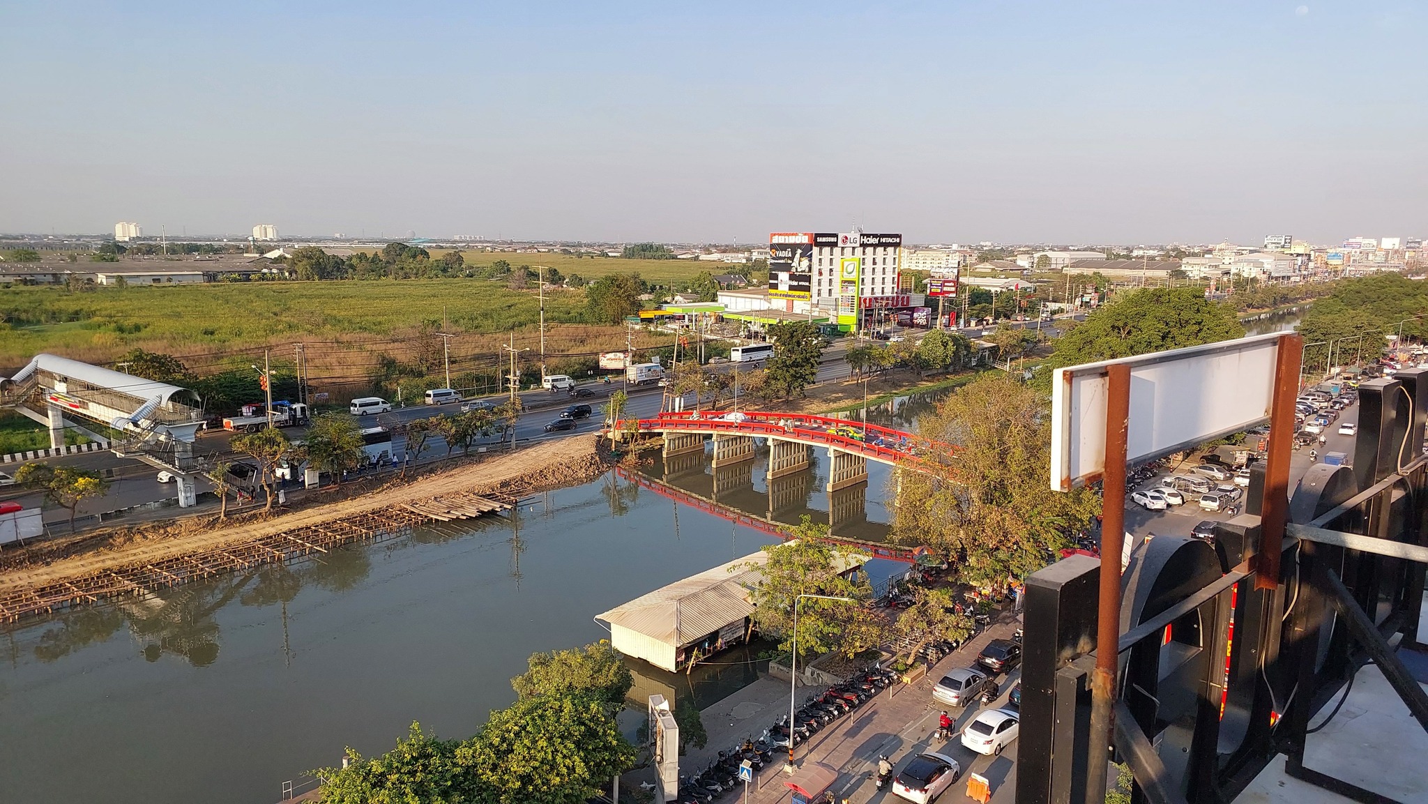 CHIT HOLE - 💕พี่ชิตจะรอคอยทุกคน 🍻 . 📍เช็กสาขาและเวลาเปิด -... | Facebook