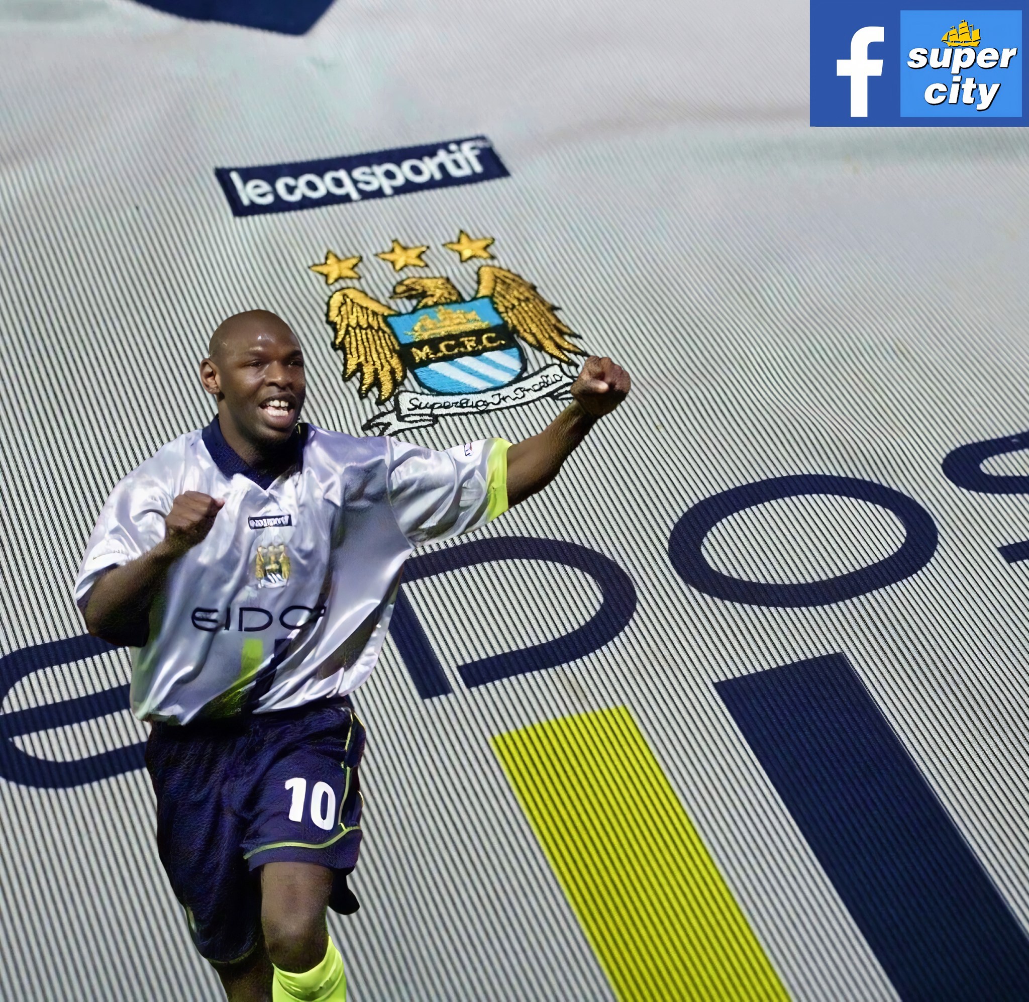 Which was the best Man City away kit of the 90s?
