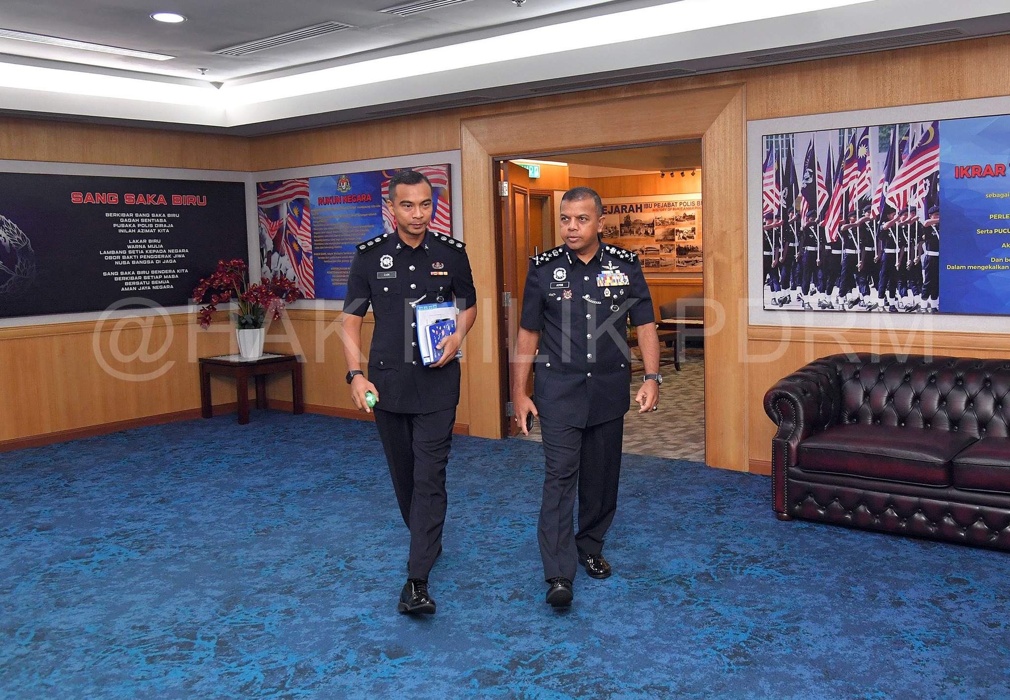 Polis... - Polis Diraja Malaysia ( Royal Malaysia Police )