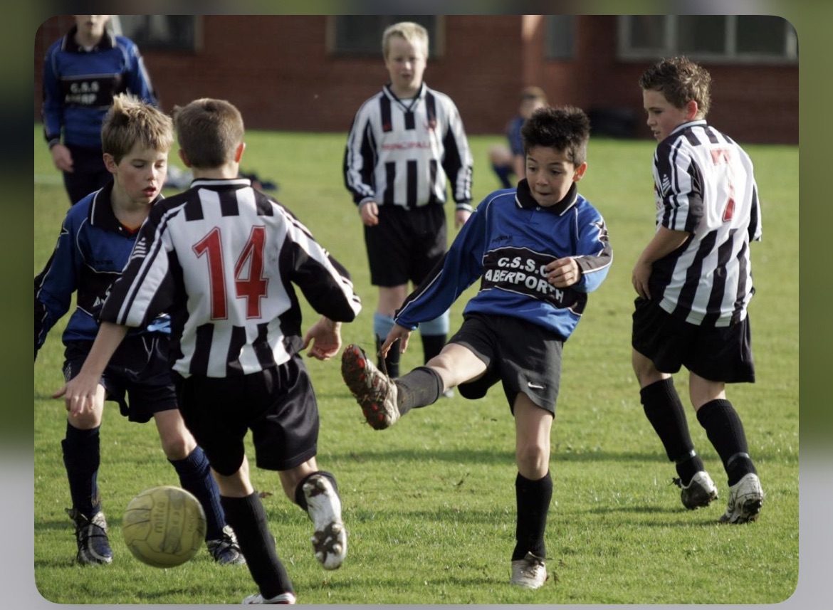 De Tooghangers FC - Captain Haddock Casual, dancing ska in some fine ...