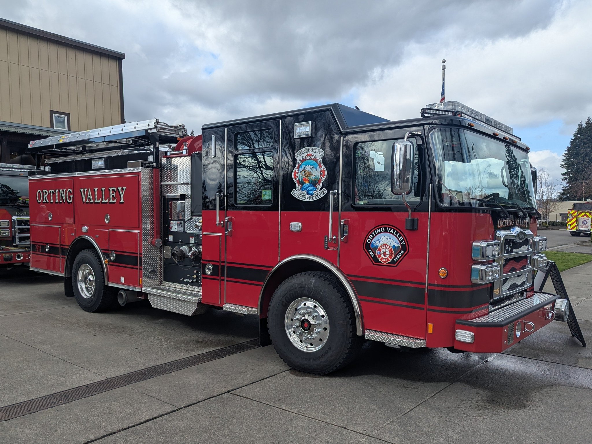 Ray's Emergency Vehicles Page - Seattle Fire Department Ladder 4 ...