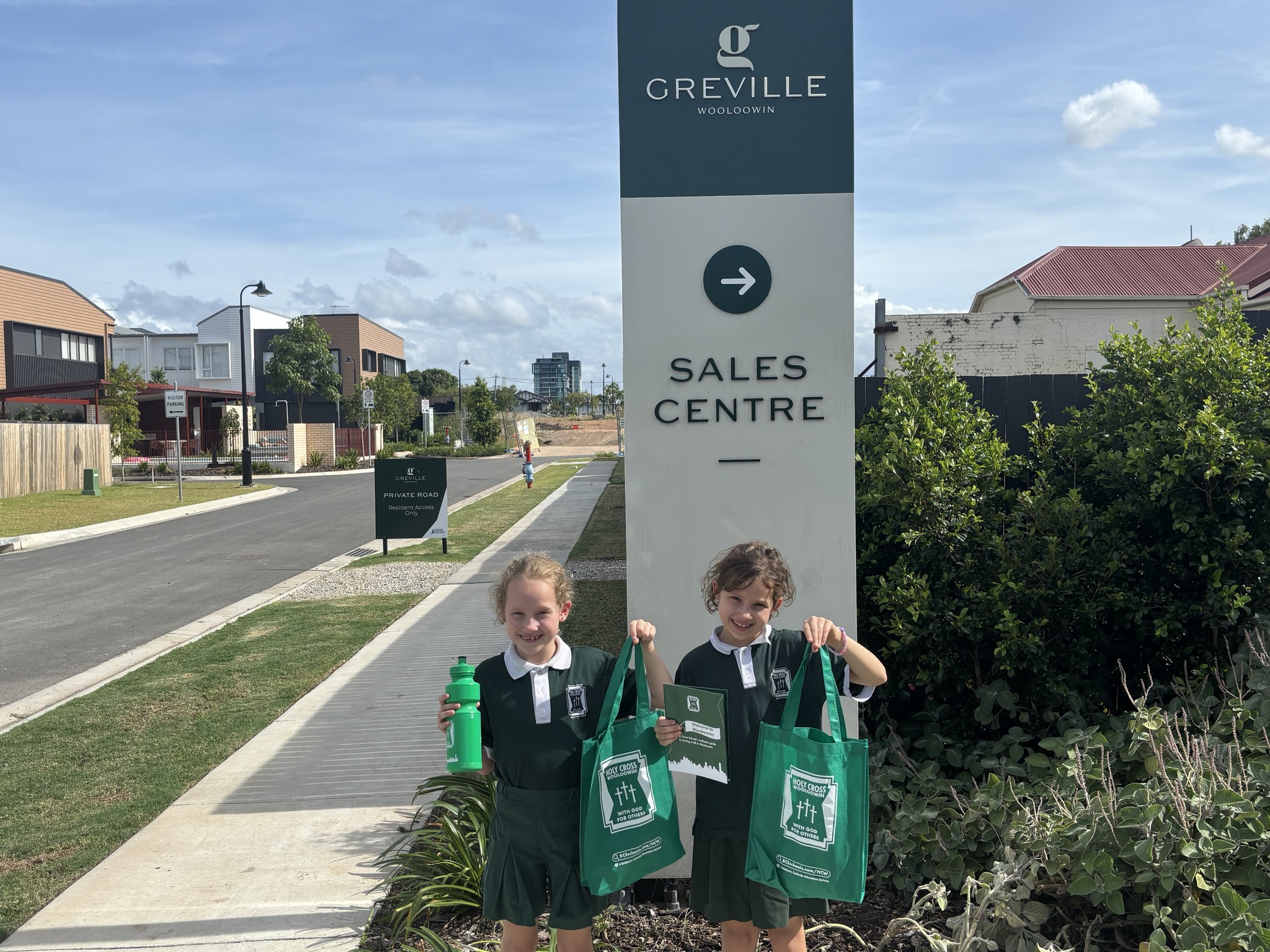WELCOME TO OUR NEIGHBOURS😀👋... - Holy Cross School Wooloowin