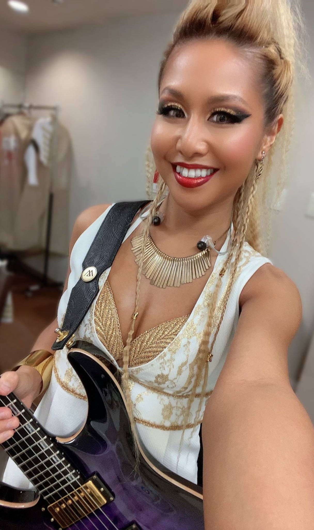 MIDORI: Guitarist, Composer, and Lyricist of LOVEBITES