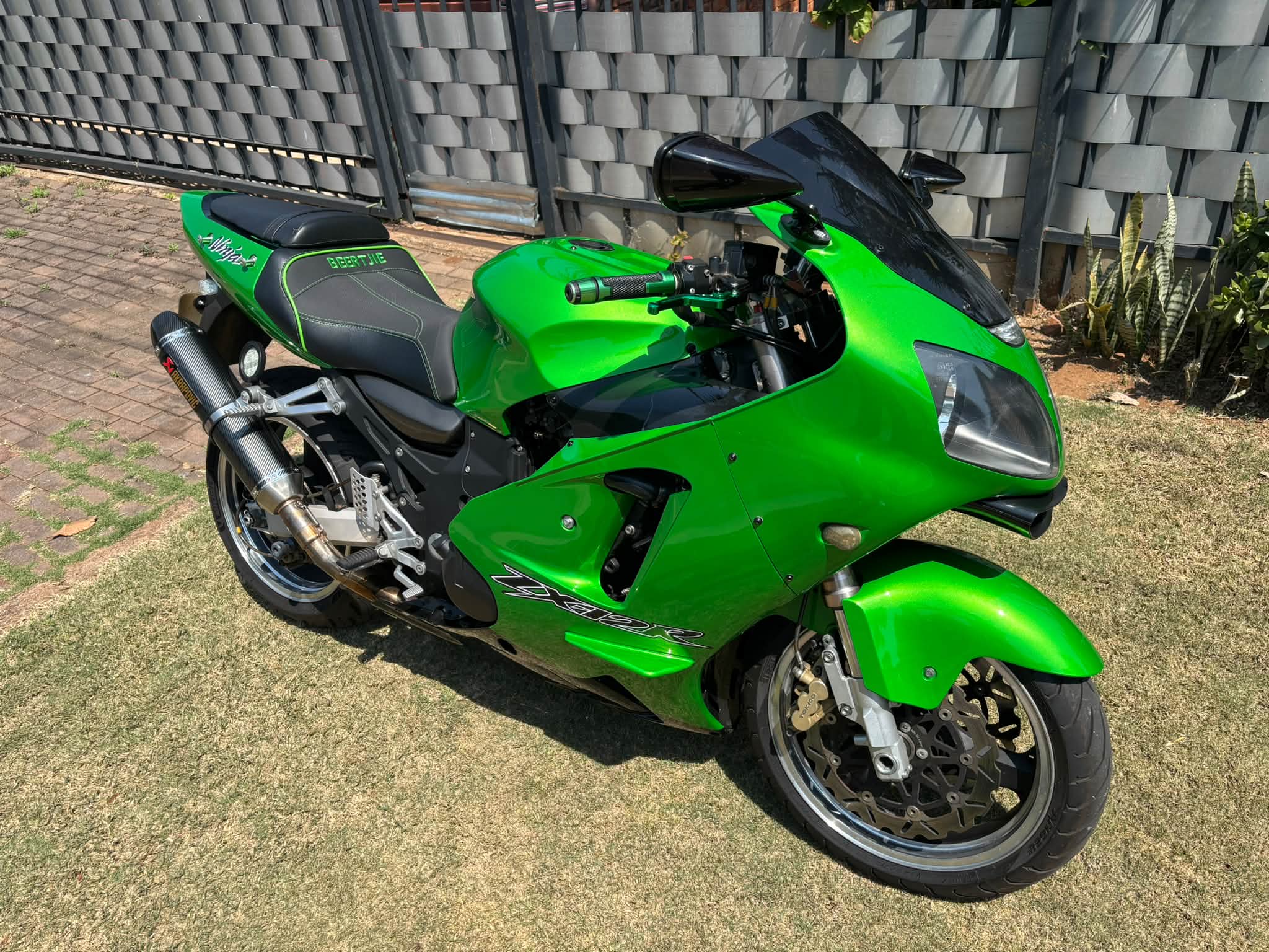 KAWASAKI NINJA ZX-12R — FOR SALE / SWOP CASH PRICE: R75,000 OPEN