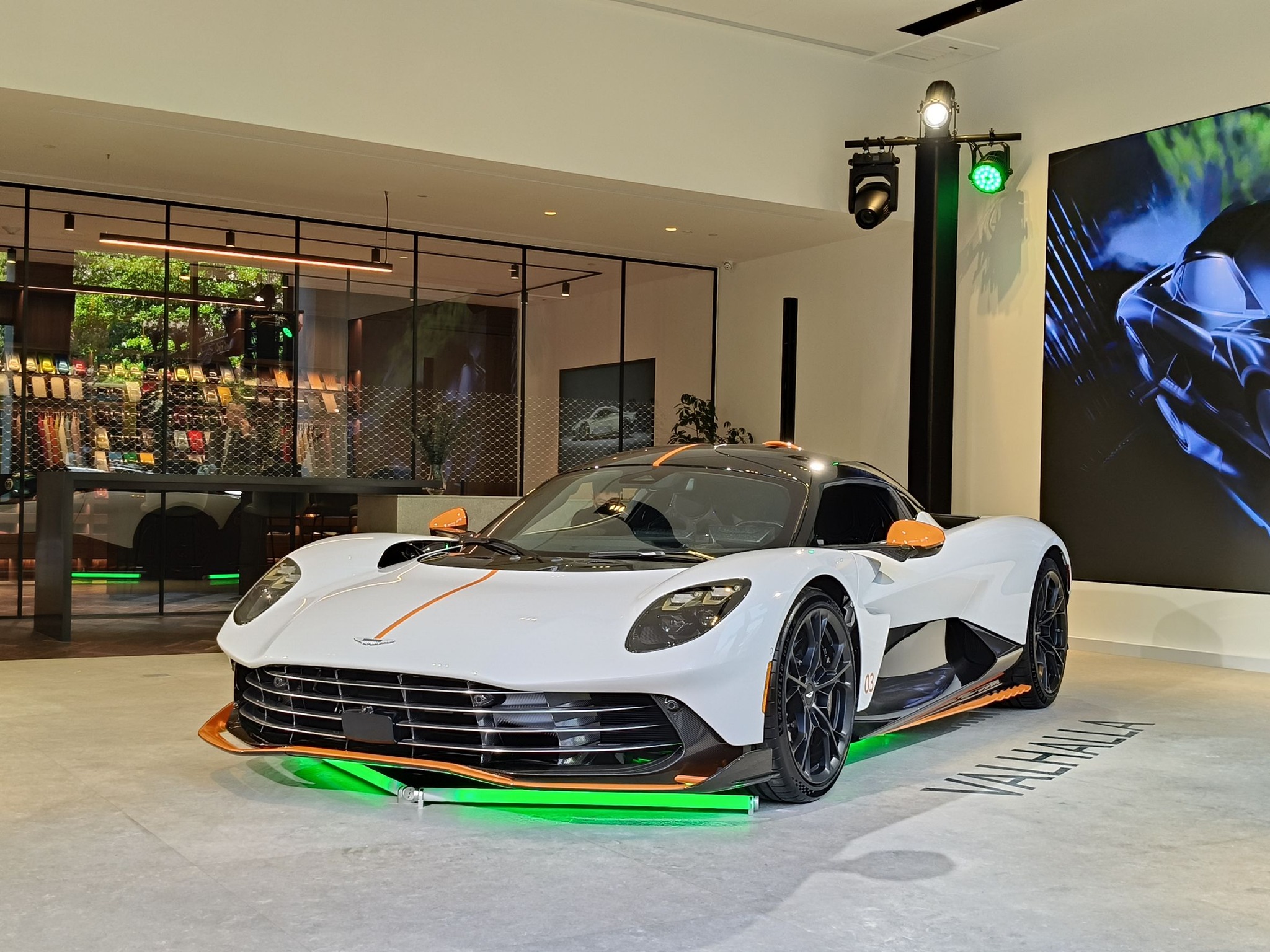 Aoch遨樂趣 - 亞洲地區首發 Aston Martin Valhalla現身臺中旗艦展示中心 Aston... | Facebook