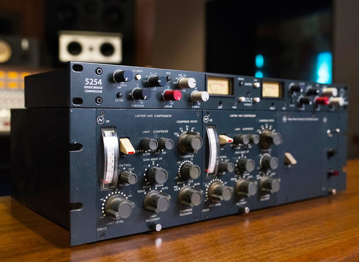 Meet the new Rupert Neve Designs 535 Diode Bridge Compressor. With