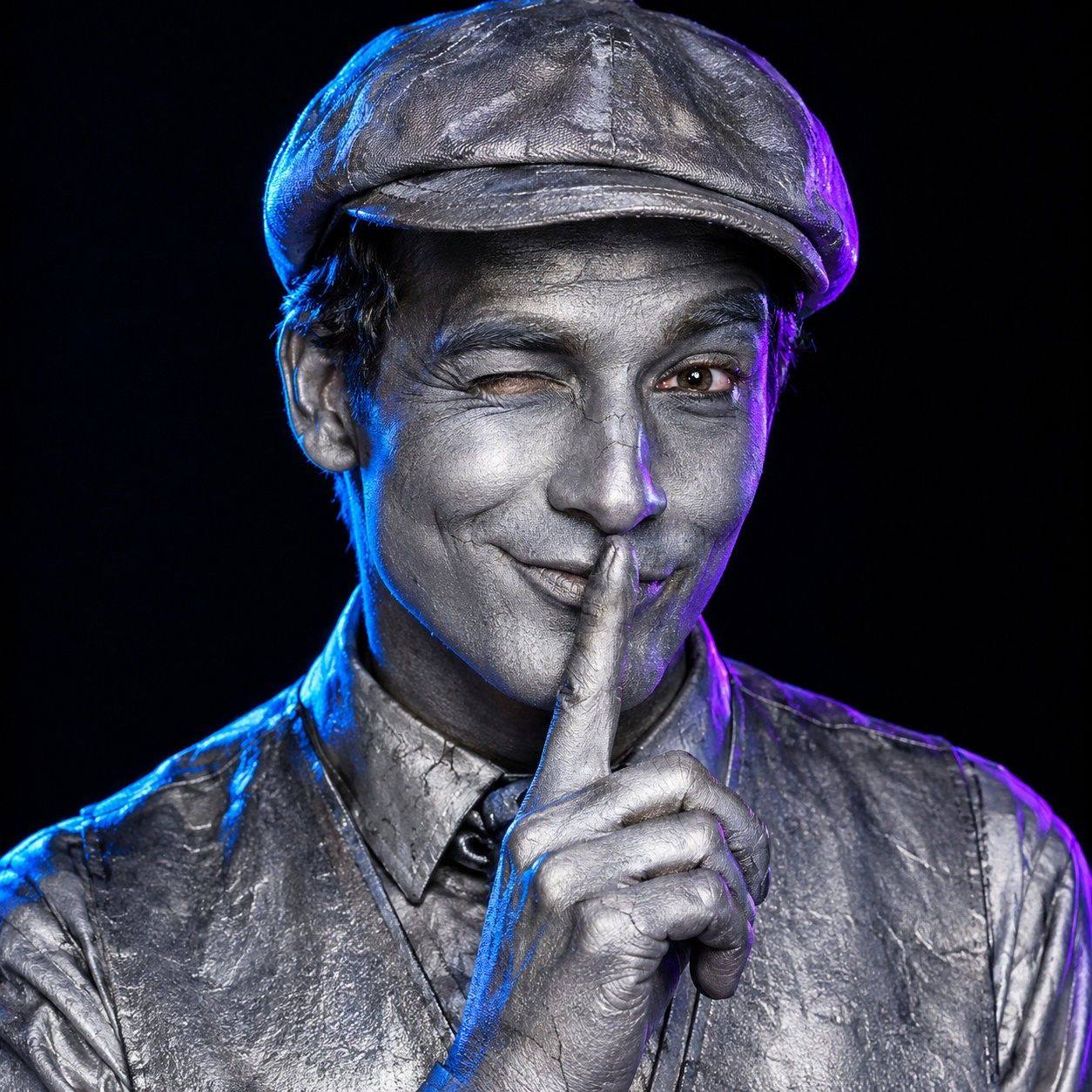 We dared her to kiss the statue... and the statue kissed back 😳😂 Her ...