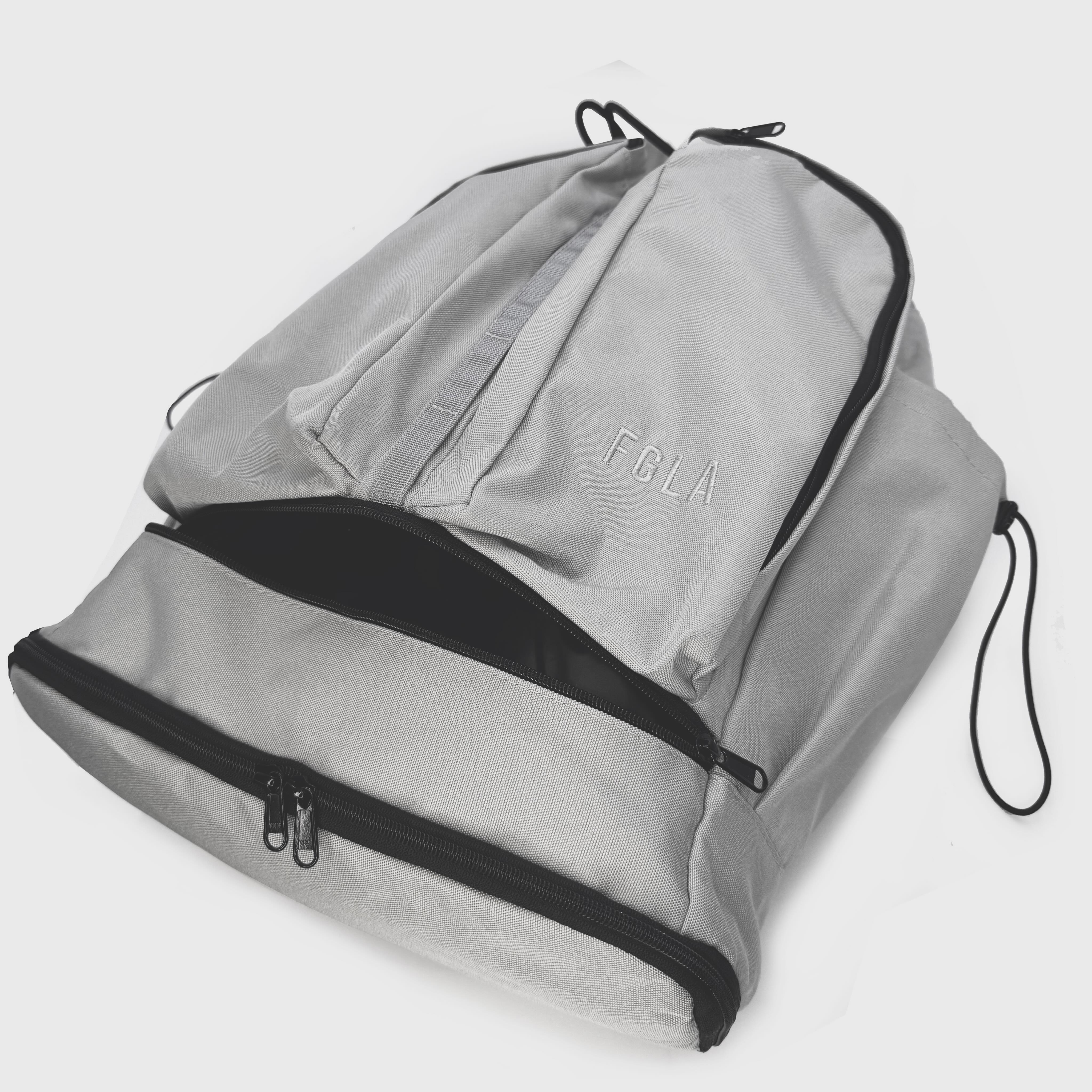 The Burban Belt Bag perfectly combines a minimalist waist bag
