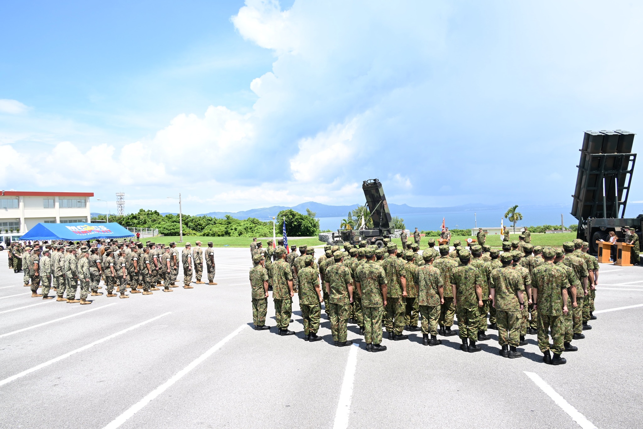 師団・旅団兵站概説 平成15年3月 陸戦学会 第15旅団は、9月11日から9月25日の間、国内における米海兵隊と
