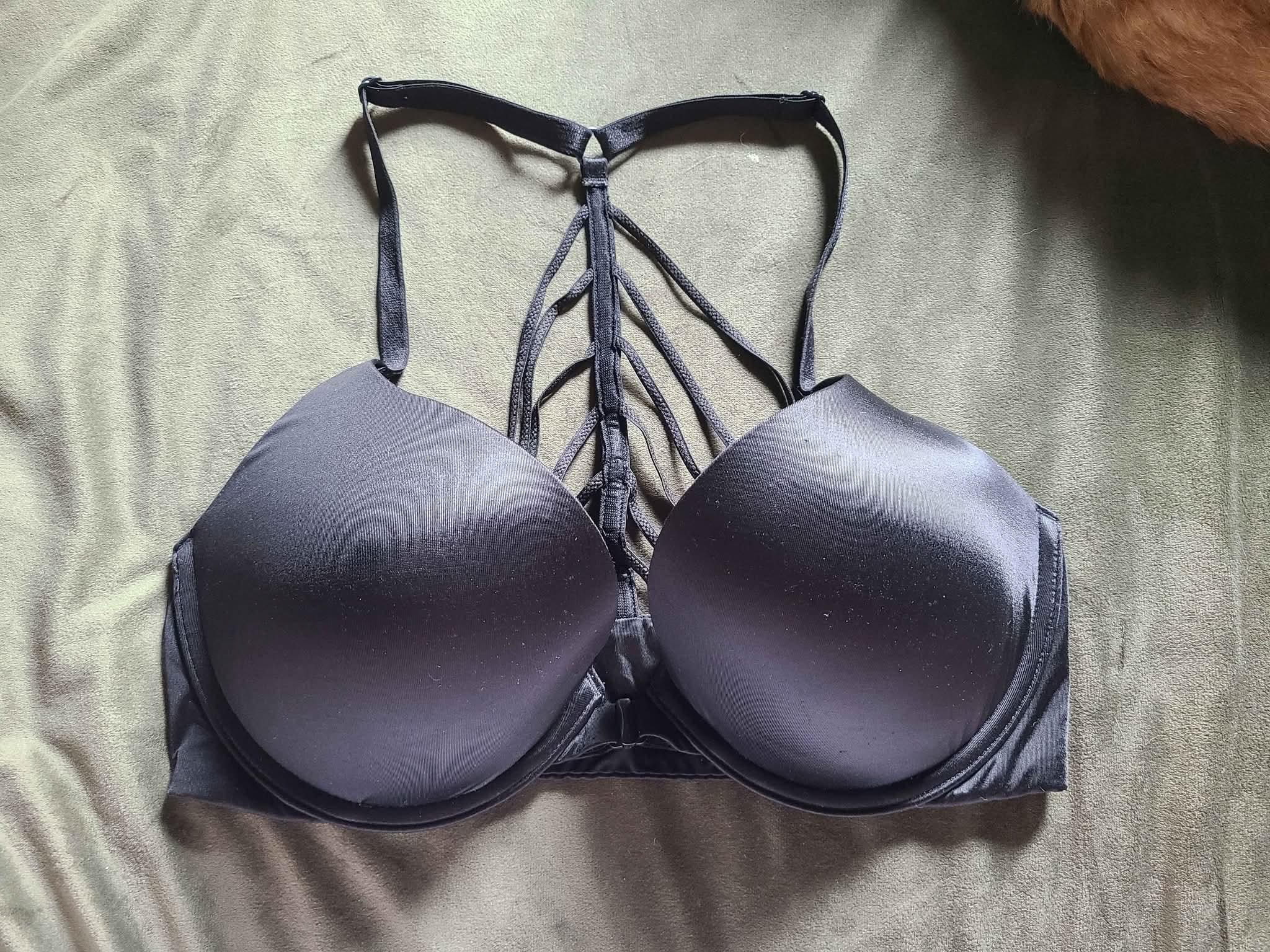 32D VS Bra - Bras - Eau Claire, Wisconsin | Facebook Marketplace | Facebook