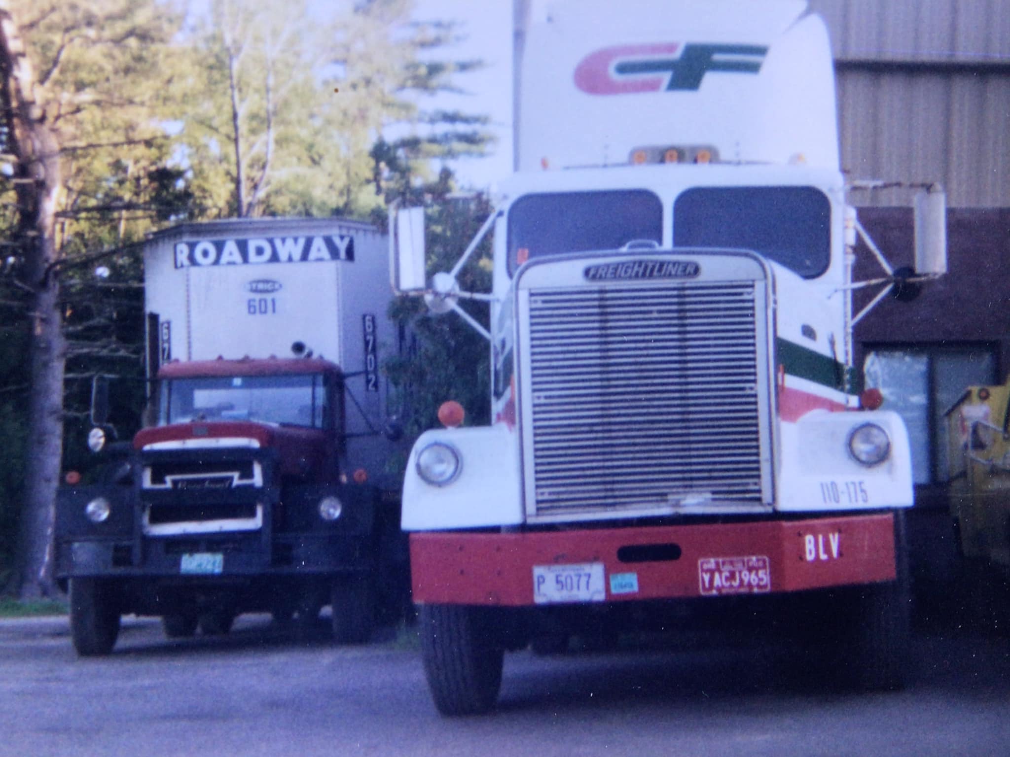 Here are some new pictures of the Freightliner FLA 86 64 T from