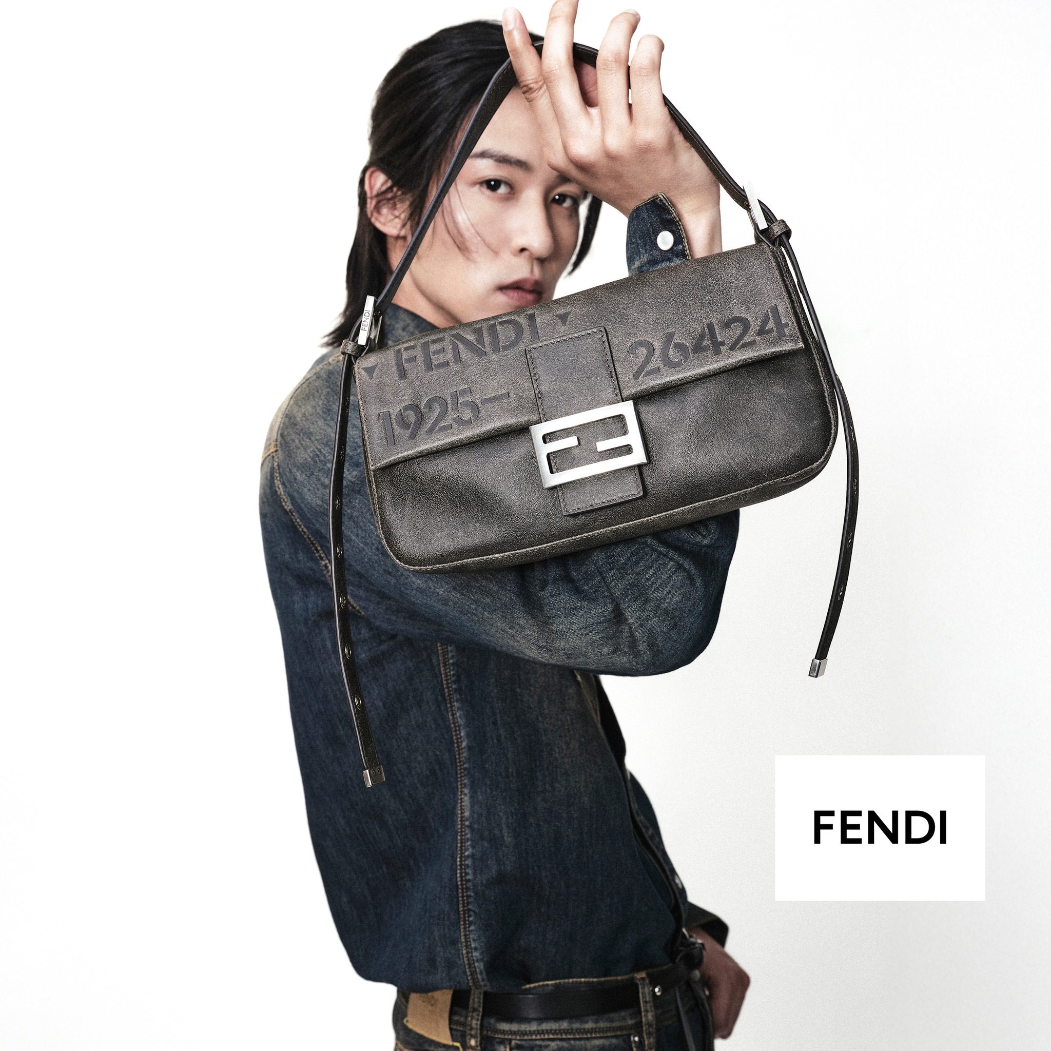 新品未使用 フェンディ FENDI バゲット ミディアム バッグ 芸能人愛用 Fendi フェンディ - Fendi フェンディ added a new photo.