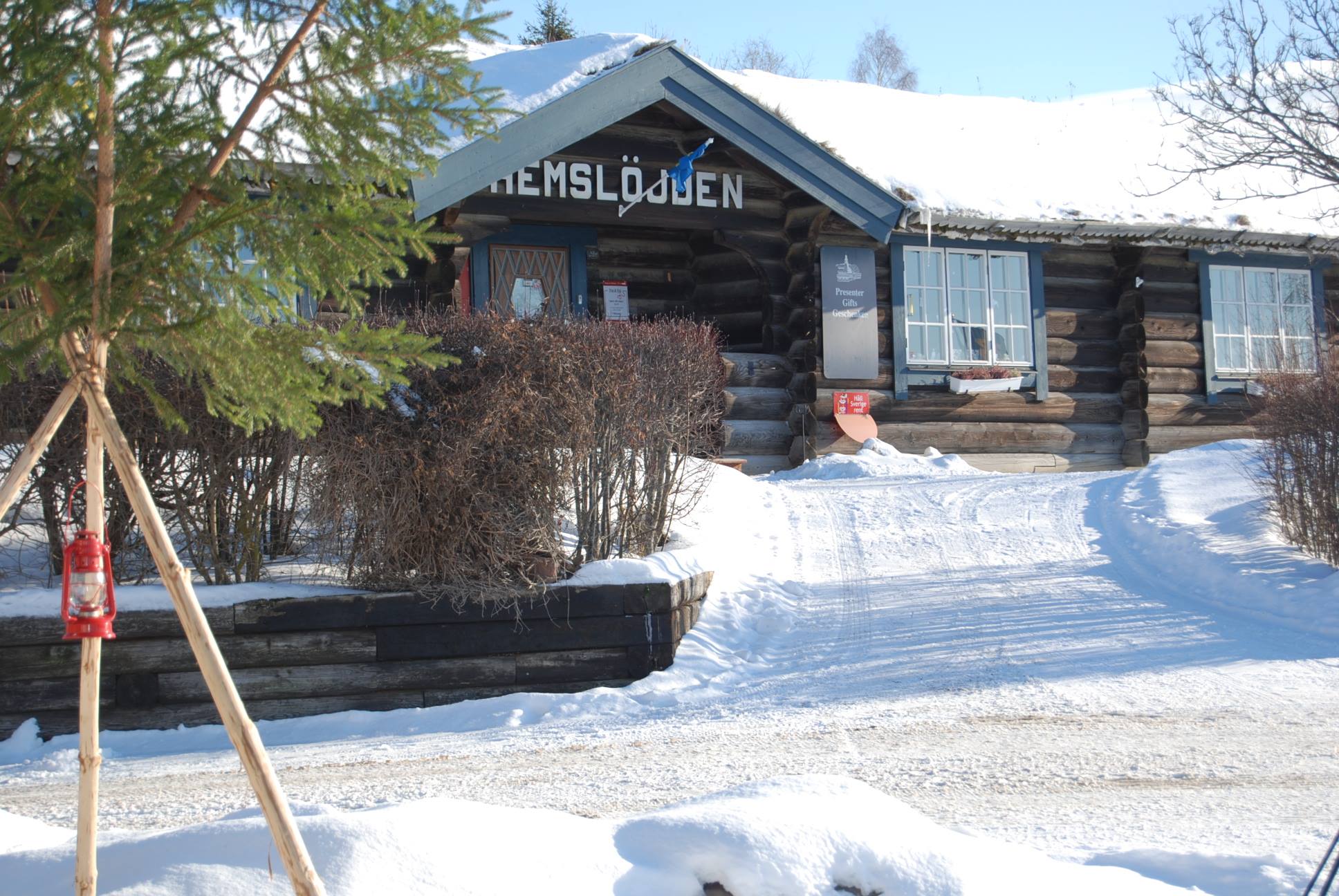 hemsl-jden-p-hantverksbyn-r-ttvik