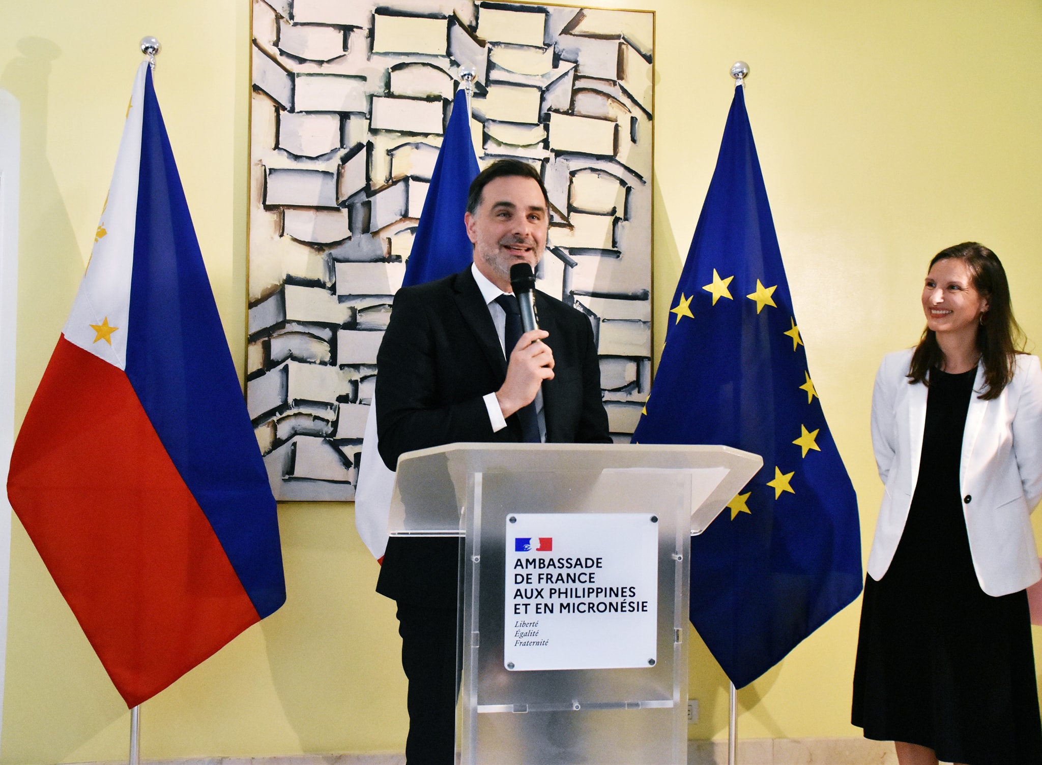 Embas... - Embassy of France to the Philippines and Micronesia