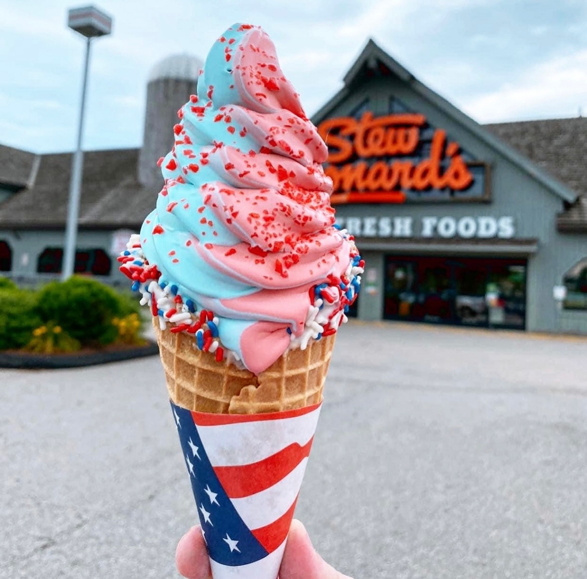 Our FIRECRACKER cone has arrived! ✨💫🌟🇺🇸🍦🍧🧨Made with a