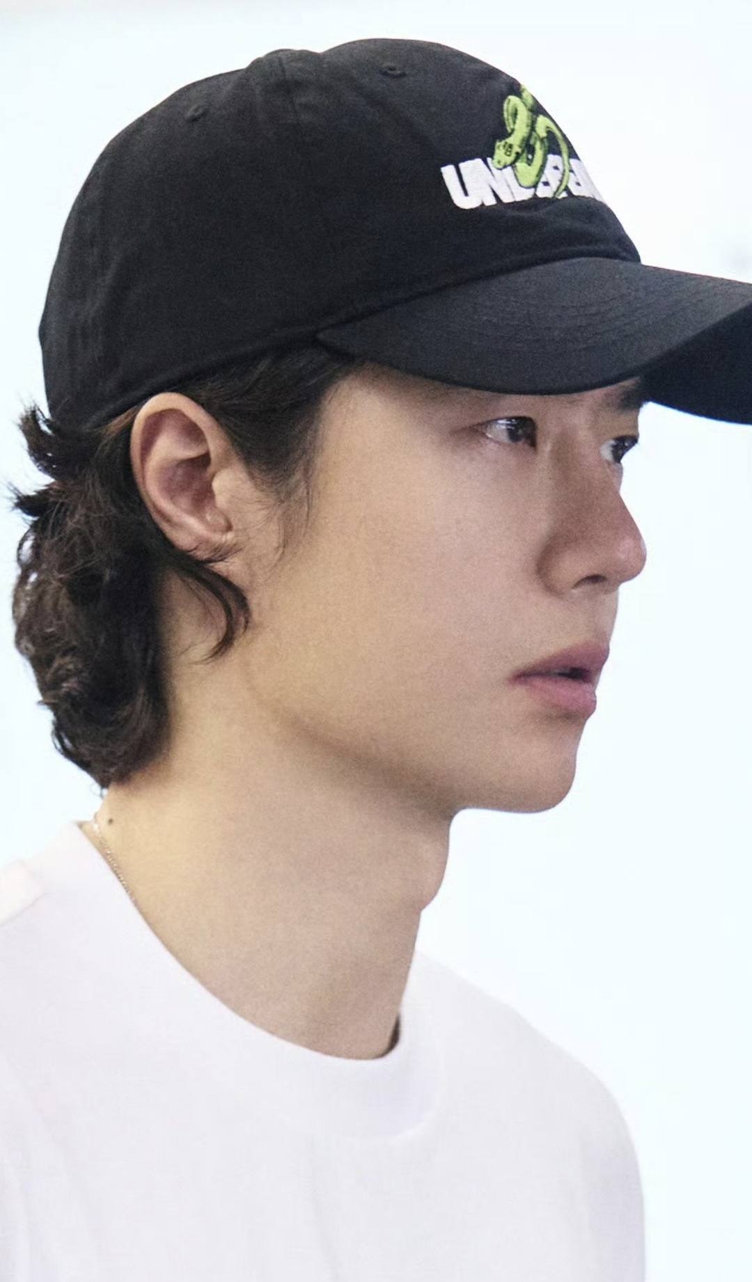 𝐔𝐍𝐈𝐐-王一博- 𝐔𝐍𝐈𝐐-王一博added a new photo.