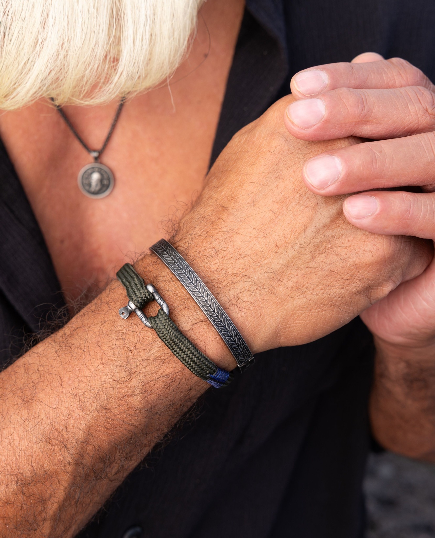 An effortless everyday look with the Little Lewis DBL and Navarch 