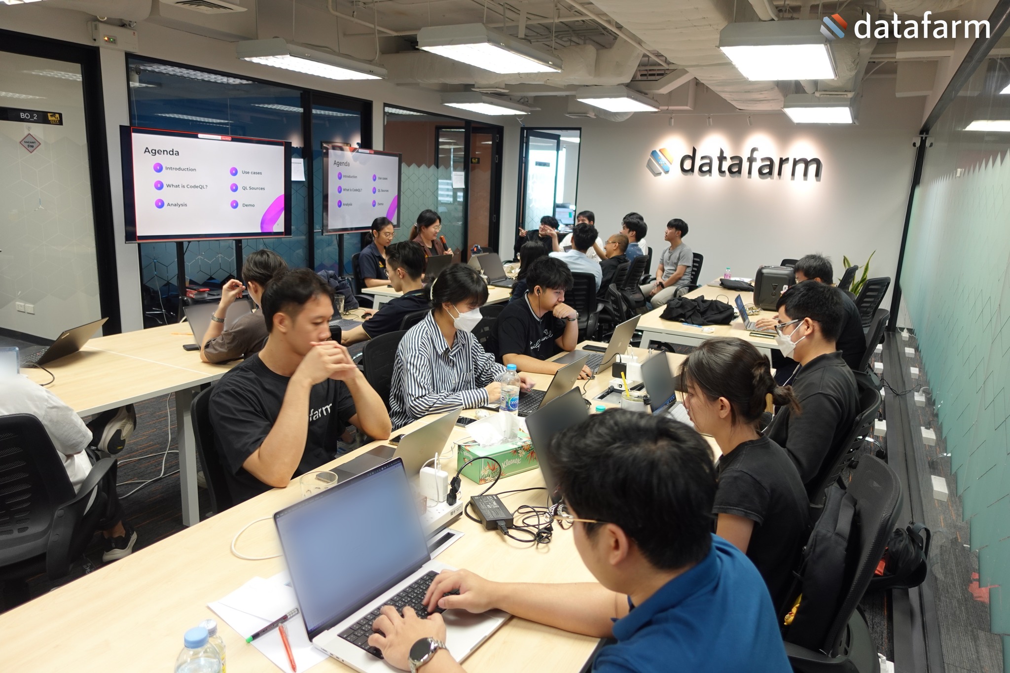 Datafarm - 🟡 Datafarm Internal Training October 2024 🟡...