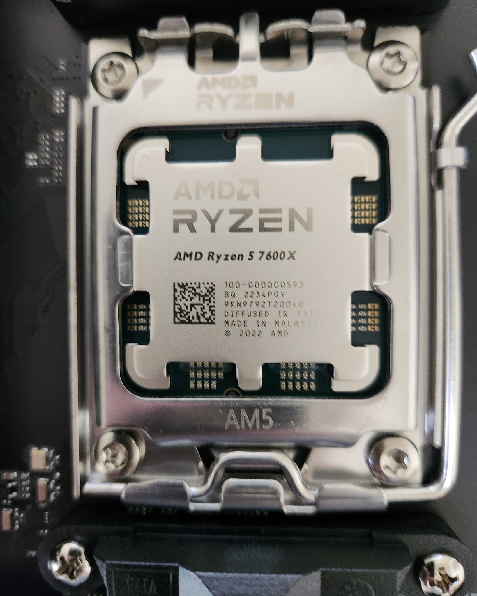 Ryzen 7 2700x build components