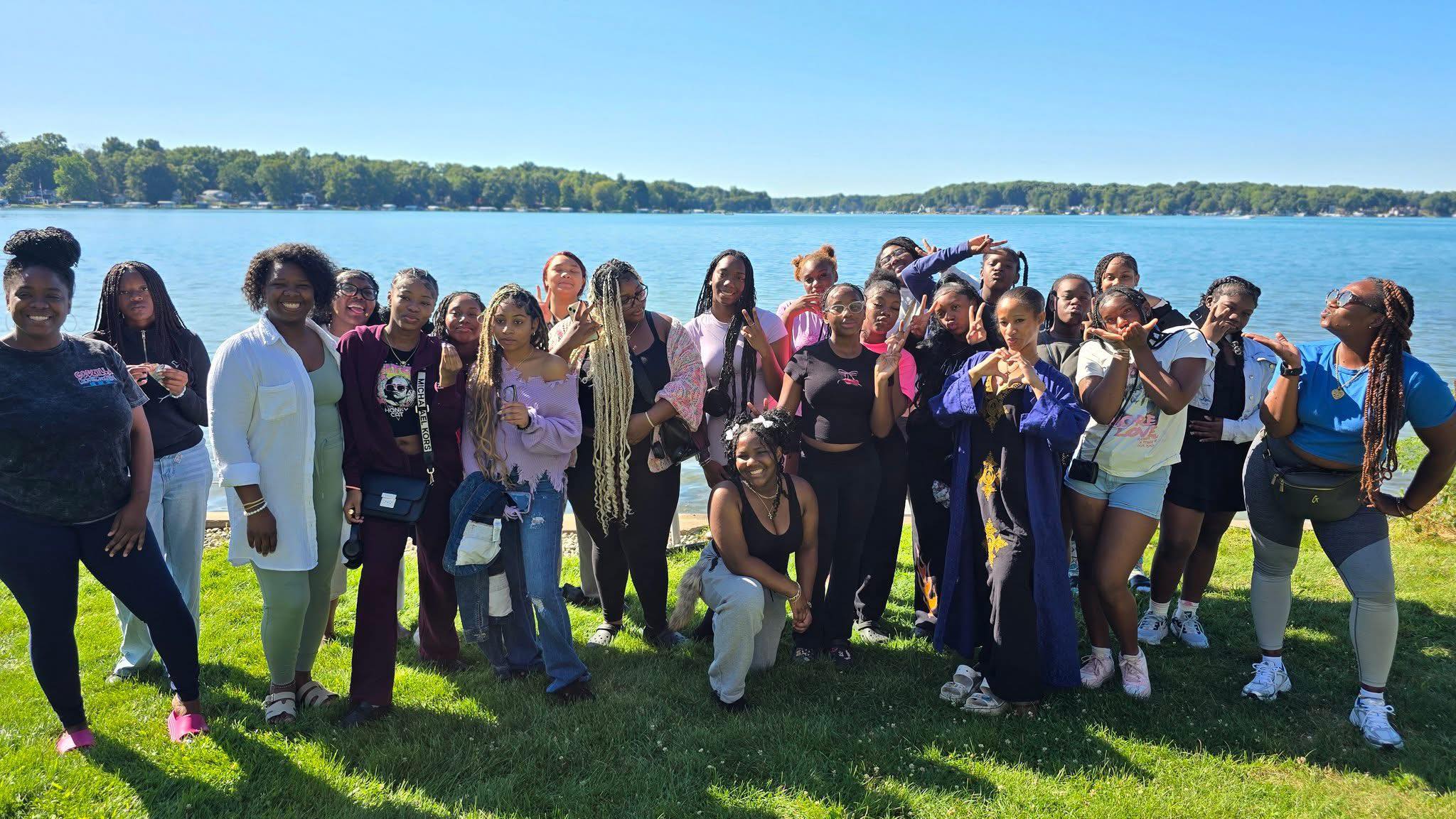SHE - 📣 Do You Know Someone Who Wants To Inspire Teen Girls? 💫 Every ...