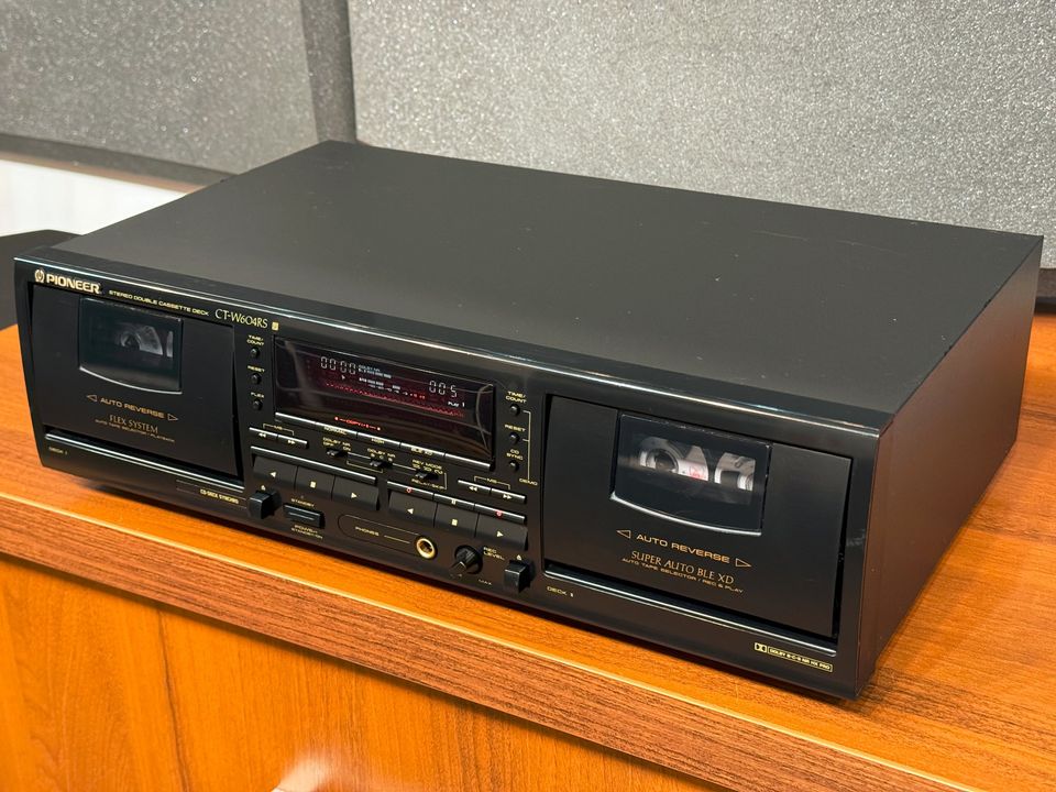 Pioneer Double Cassette Deck T-9090WR.
