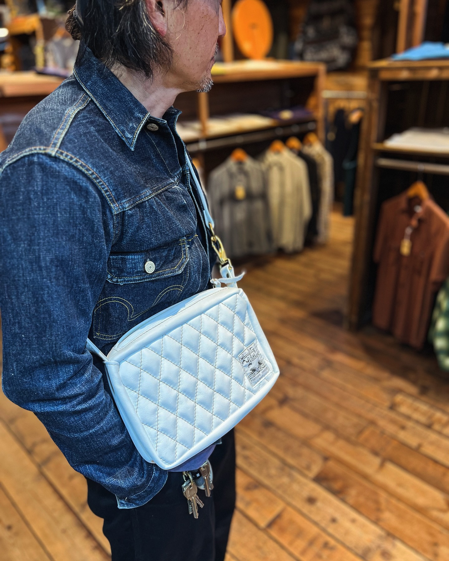 LANGLITZ LEATHERS “CONVERTIBLE BAG/M” 男性でも持ちやすい ちょうど