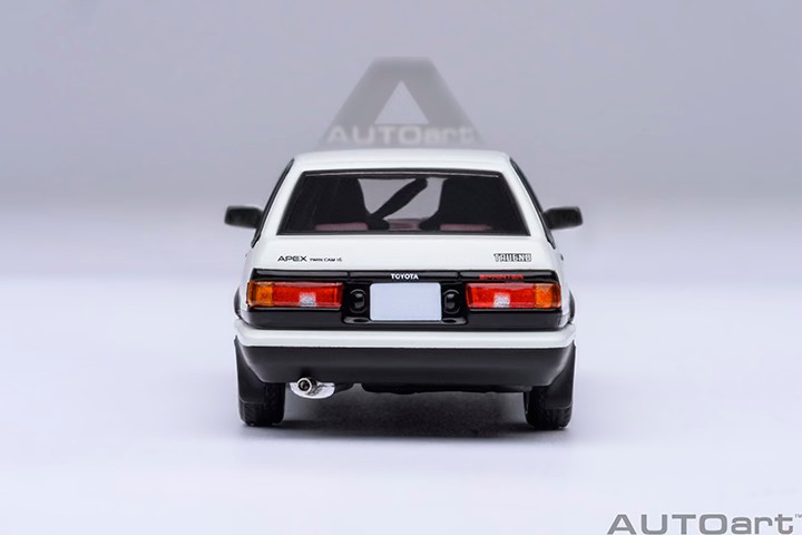 1:18 TOYOTA SPRINTER TRUENO (AE86) INITIAL D PROJECT D FINAL
