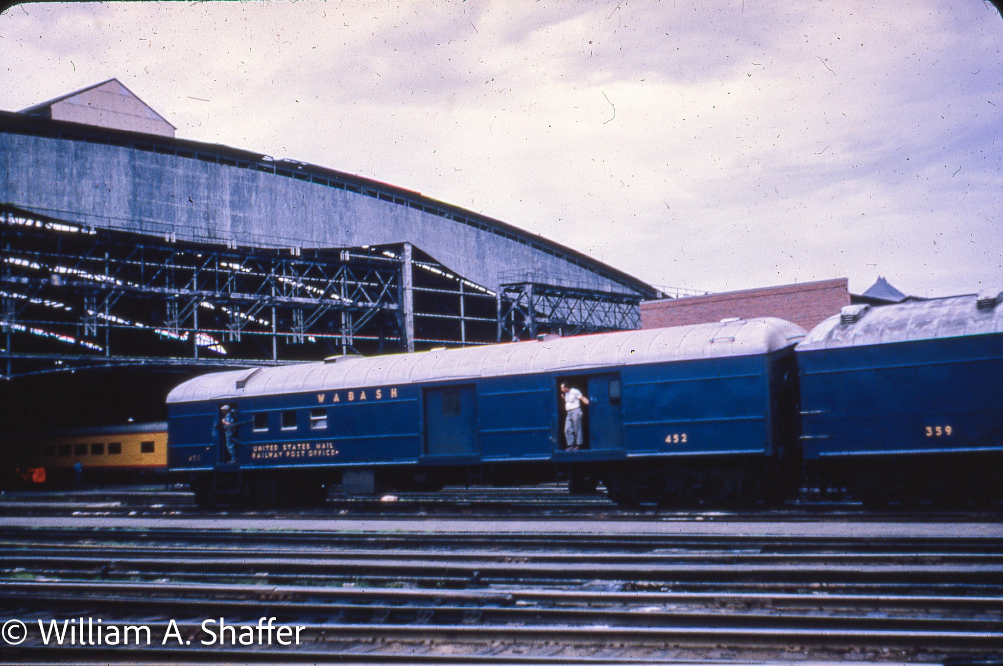 Mid-Century - Wabash head end cars 452 and 359 at Union Station St ...