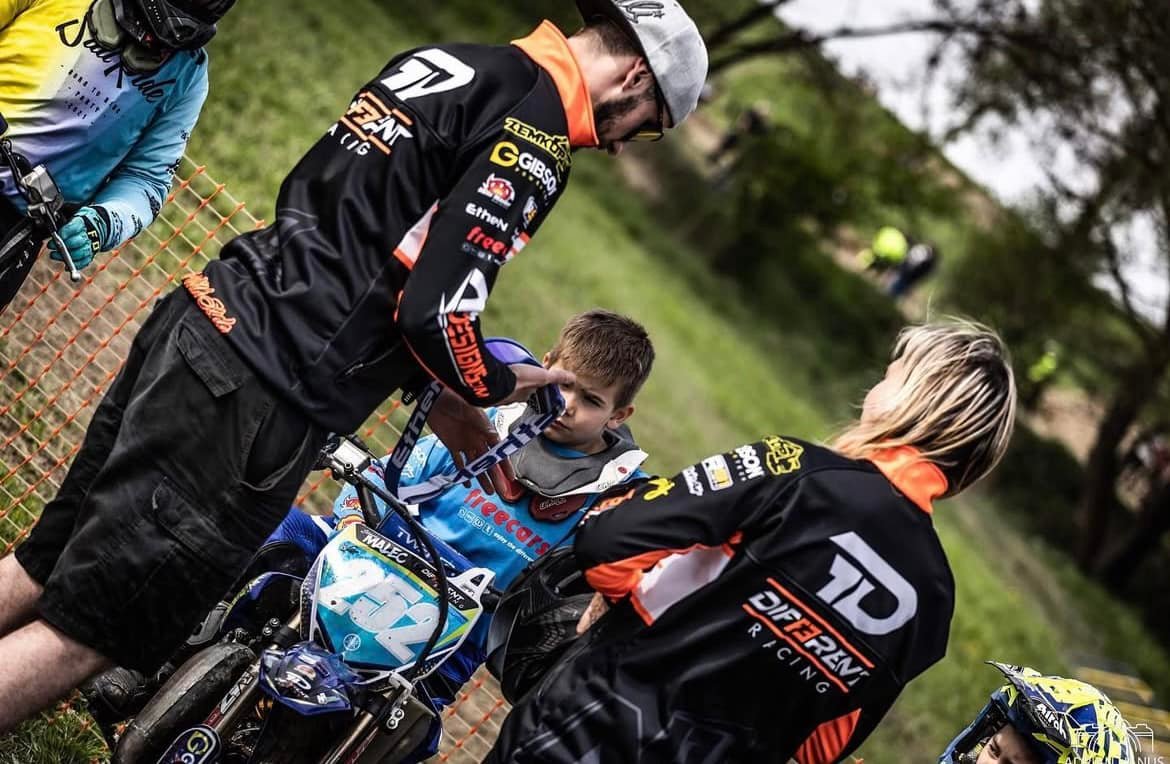 Different Racewear - Honda CRF 250 💎 Custom motographic #custom # ...