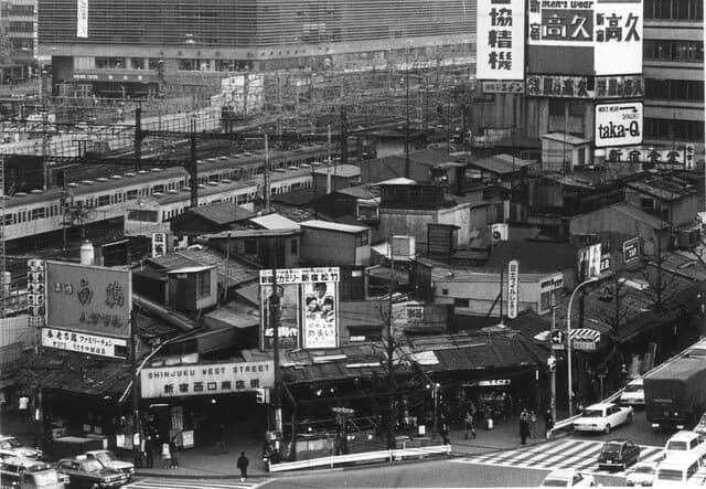 昔の日本の景色 | 半世紀前の新宿の風景です.東京に住んでる人は知ってると思います | Facebook