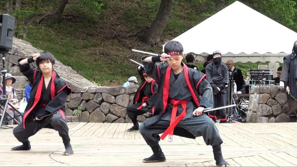 四季の森忍術道場 - 四季の森まつり チーム KOTENGU 演武 | Facebook