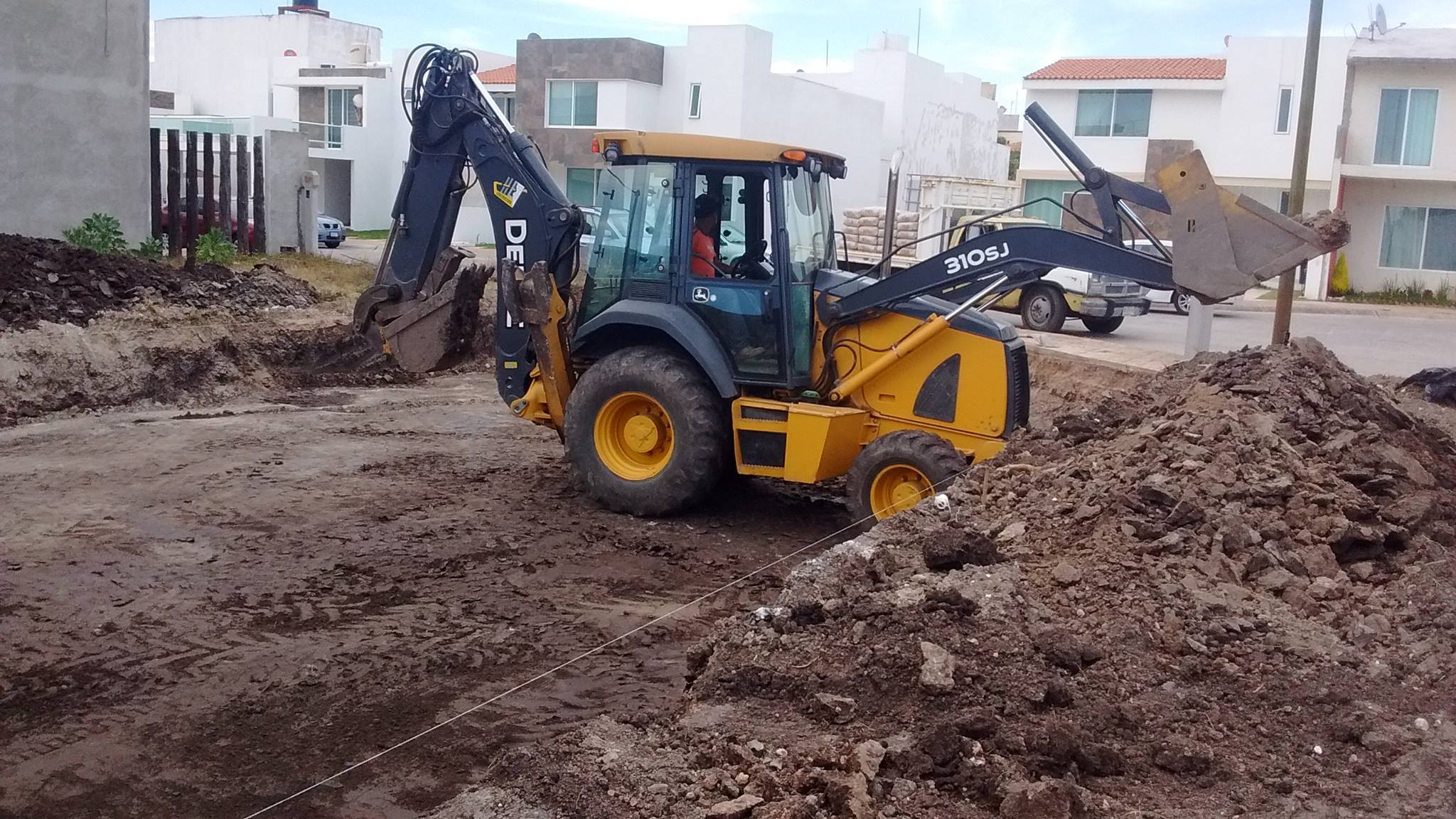 Construcciones Hermanos, S.A de C.V
