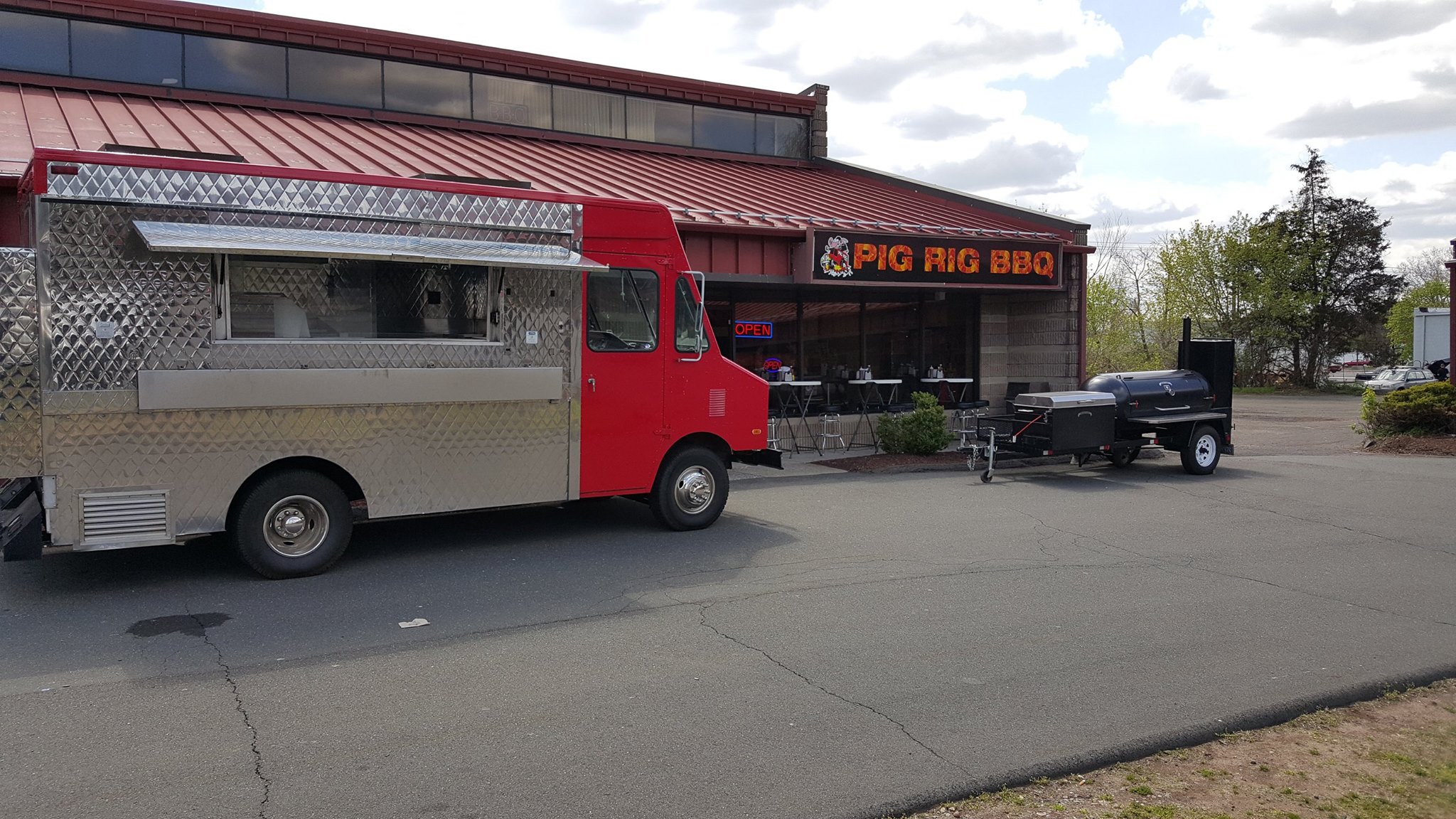 It's BBQ TIME Folks!!! The crew... - Pig Rig BBQ & Catering | Facebook