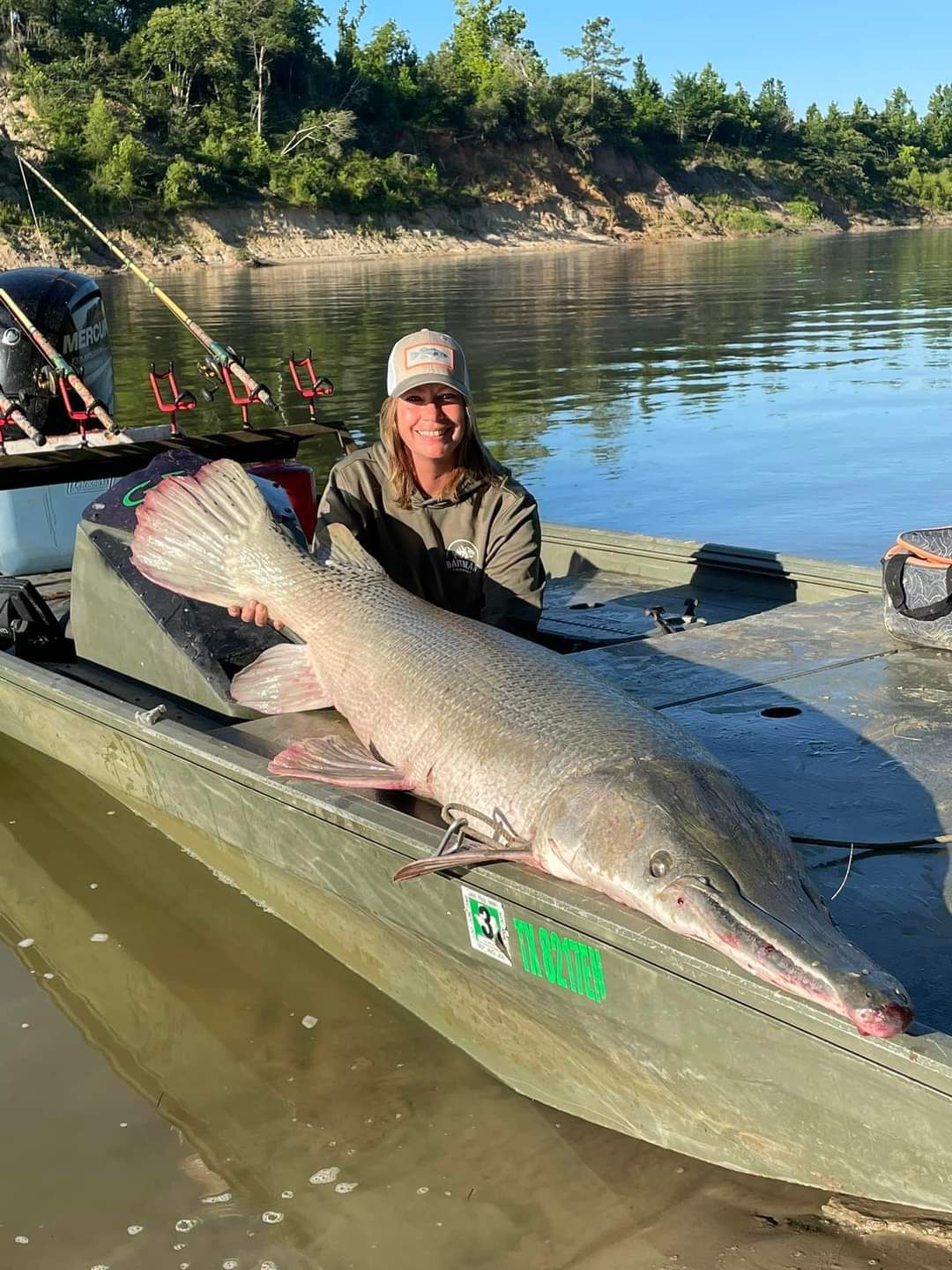 MAD - Huge Alligator Gar, better have your Mad Katz rods ready. The ...