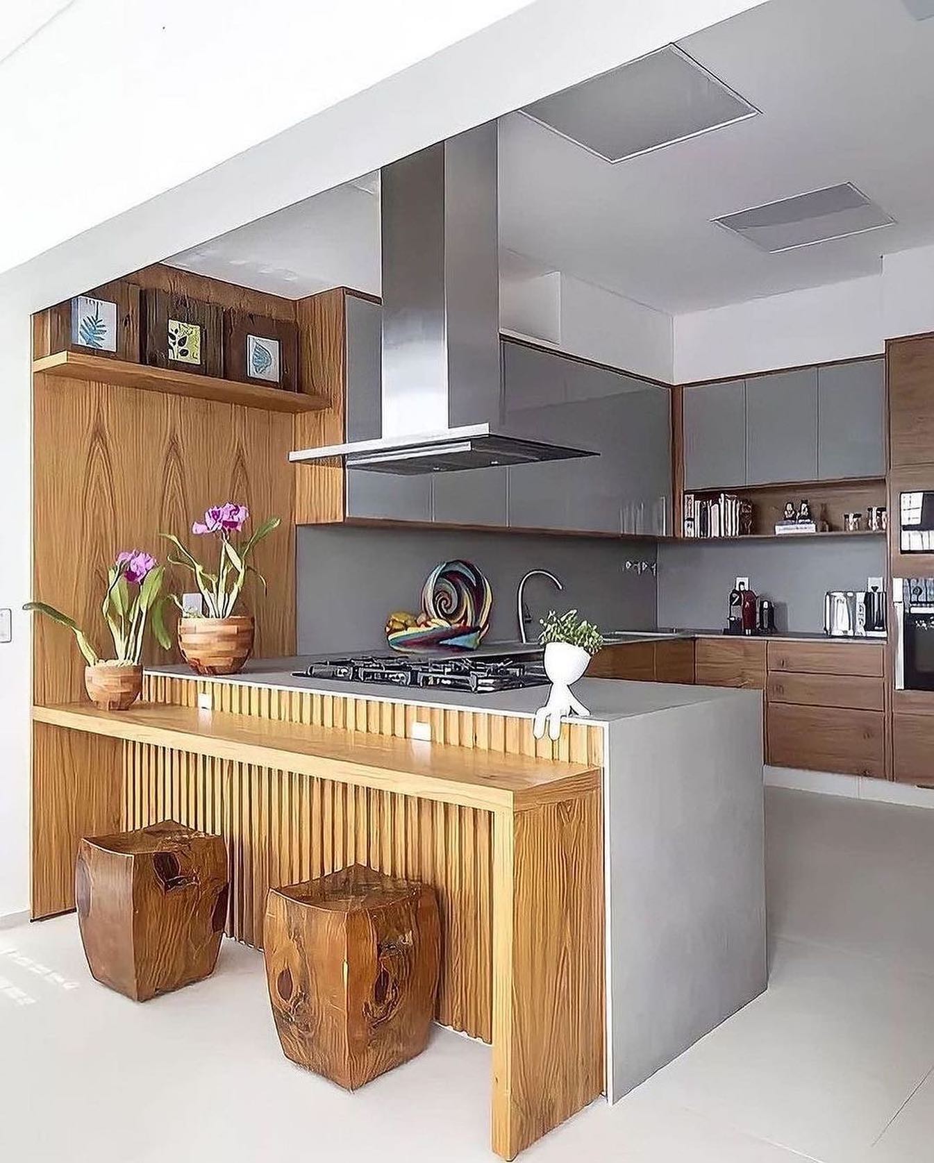 Cozinha linda com tons de... - Maria Fernanda Arquitetura