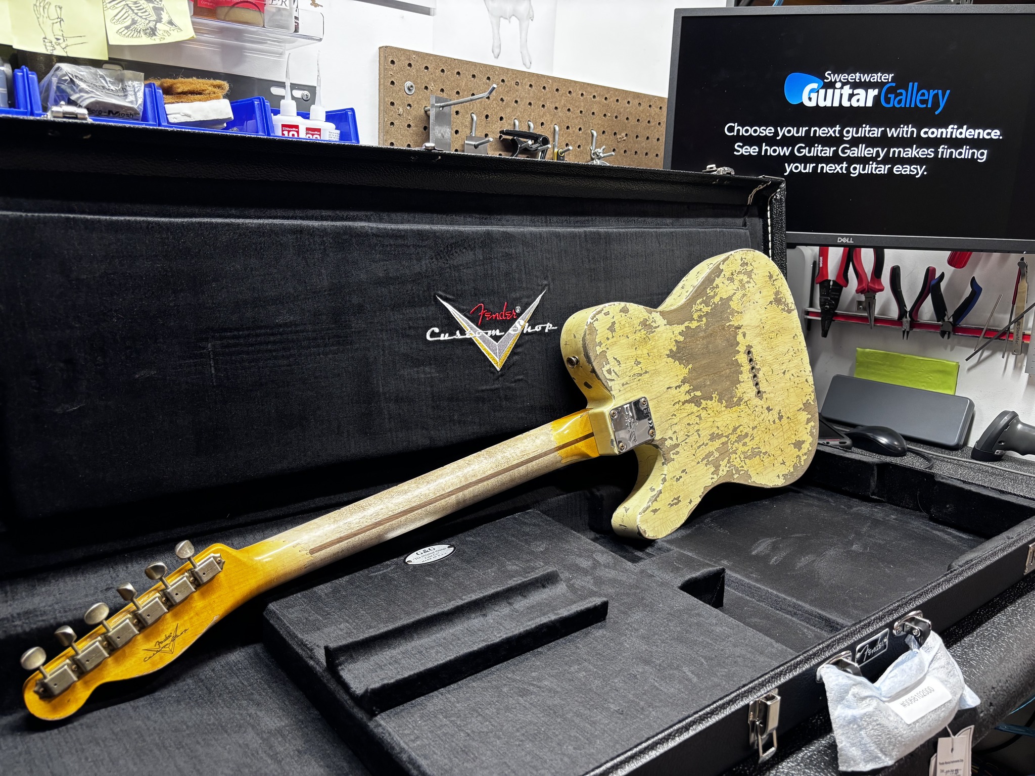 Say hello to this week's feature: a Fender Super Heavy Relic'd '54