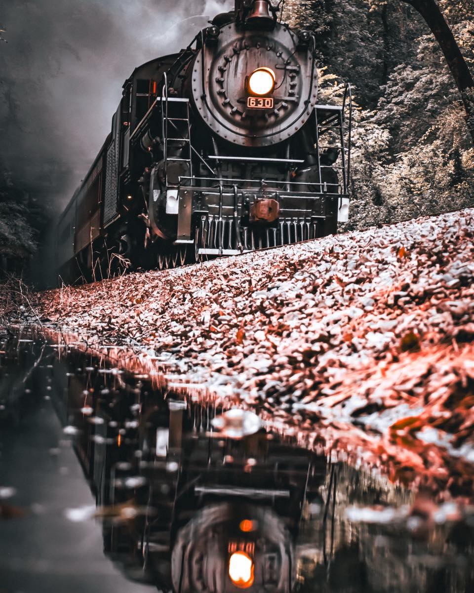 Tennessee - 🌙🚂 Reflections on the Past Steam engine 630 leads the way ...