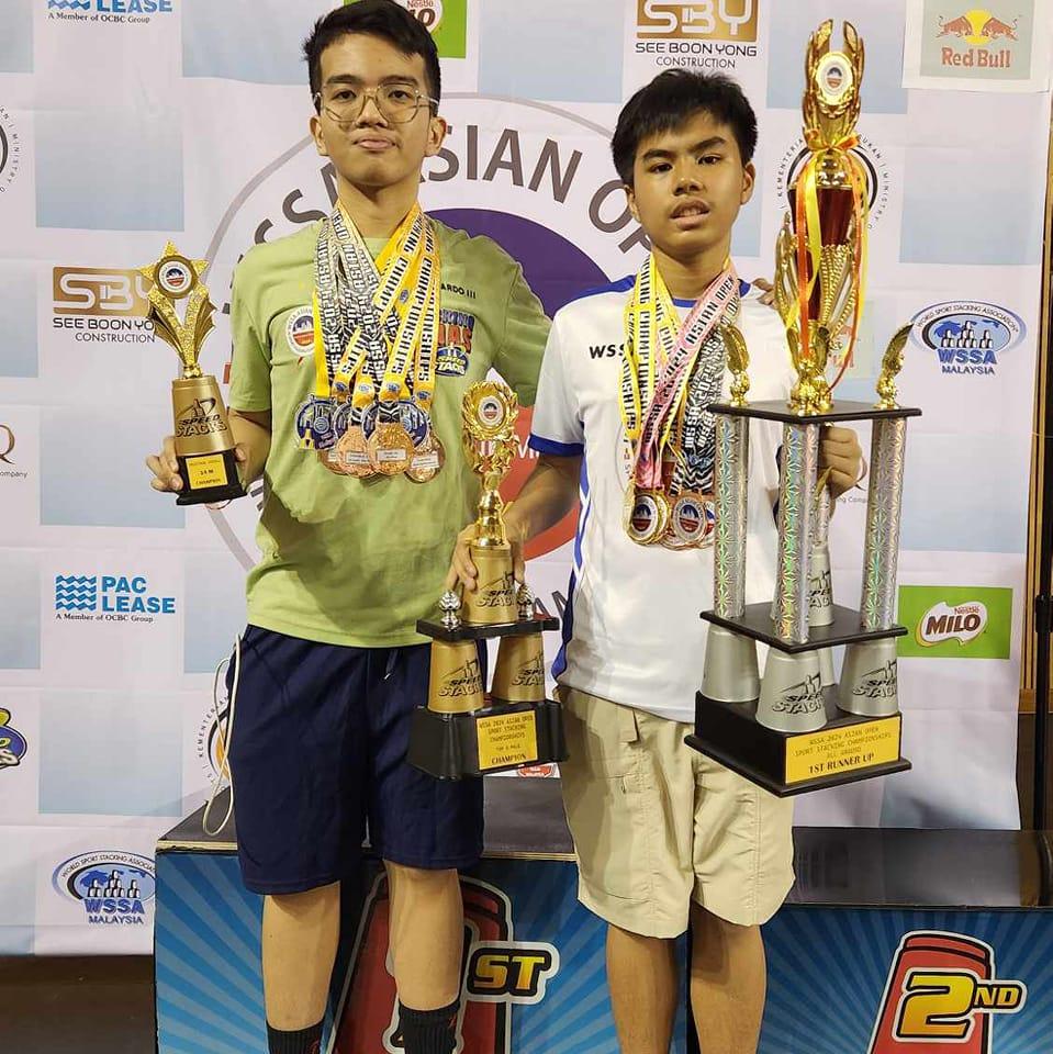 Fast cup stacking relay!⚡🇵🇭 #sportstacking #cupstacking #cups #speed # ...