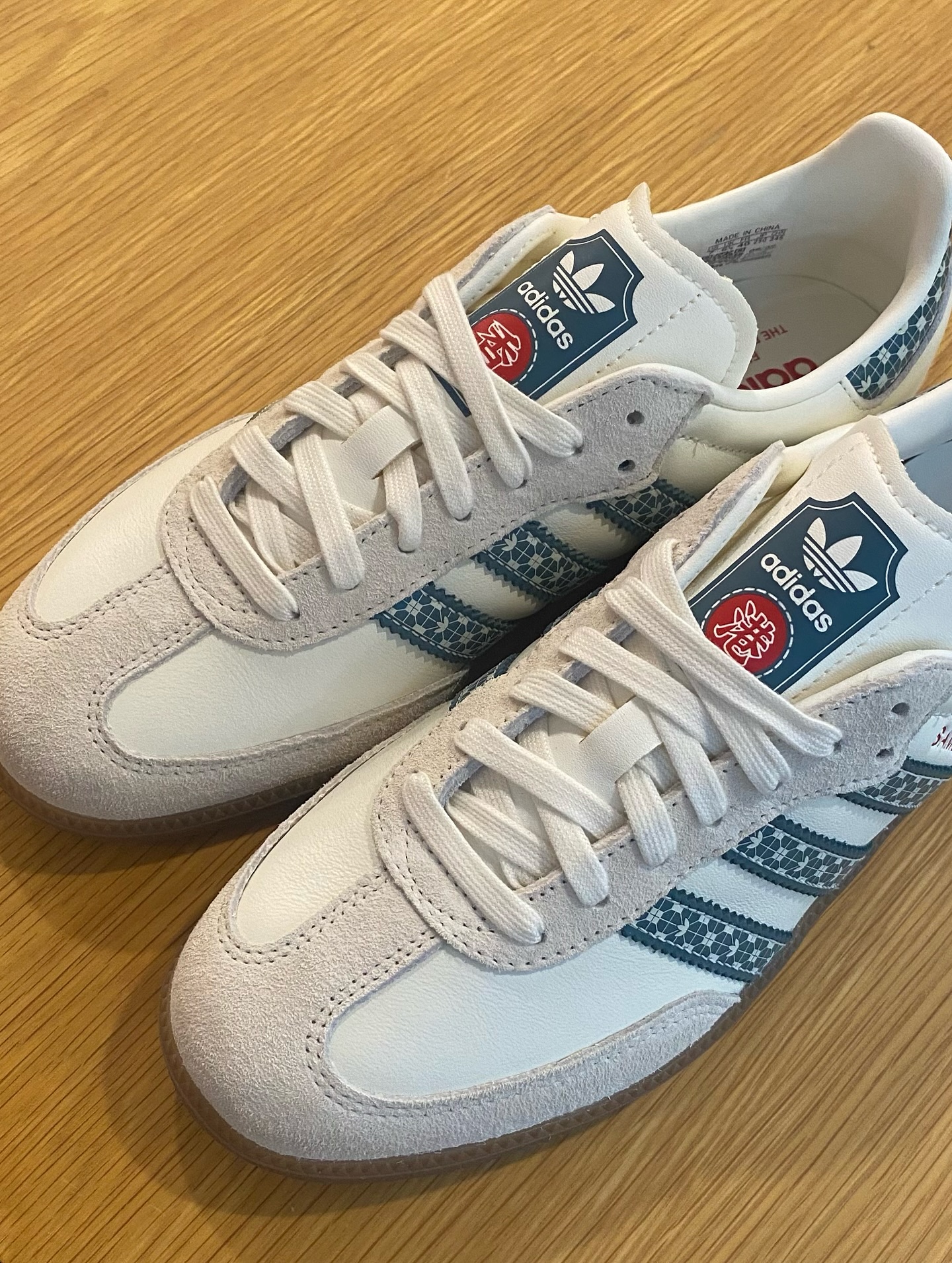 香港限定☆ SAMBA OG箱付新品26cm☆アディダス香港 complexSNEAKERS: @adidasOriginals 全新推出之香港限定系列Samba OG