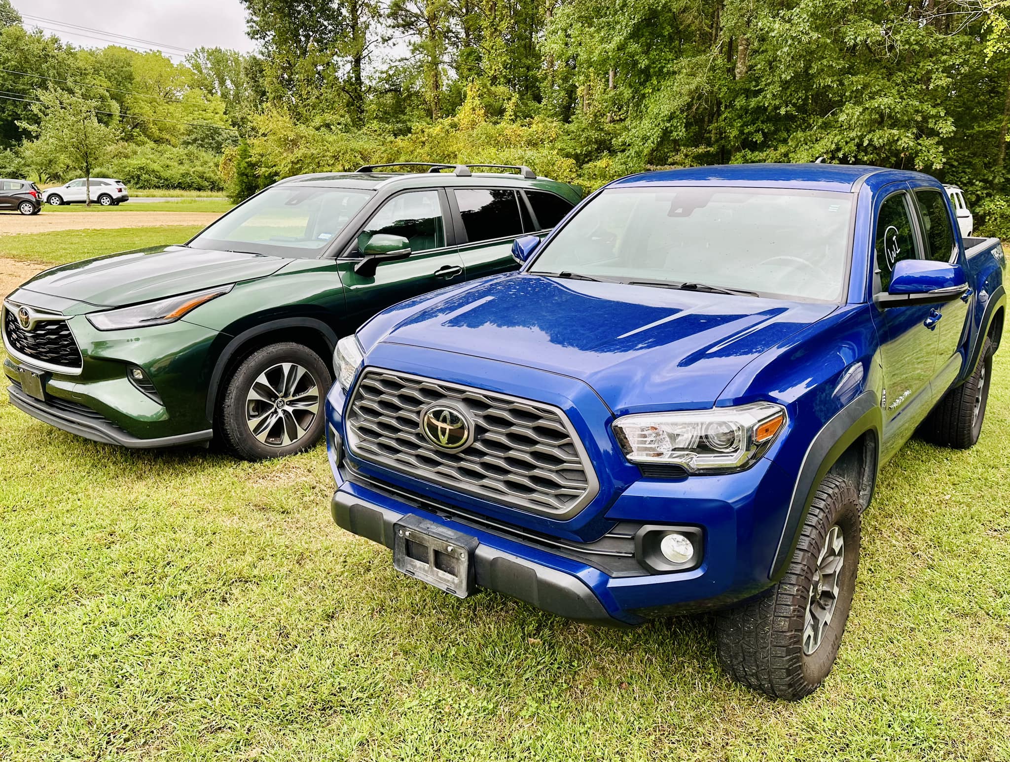 New 2023 Toyota Highlander XLE and 2022 Toyota Tacoma TRD Off Road